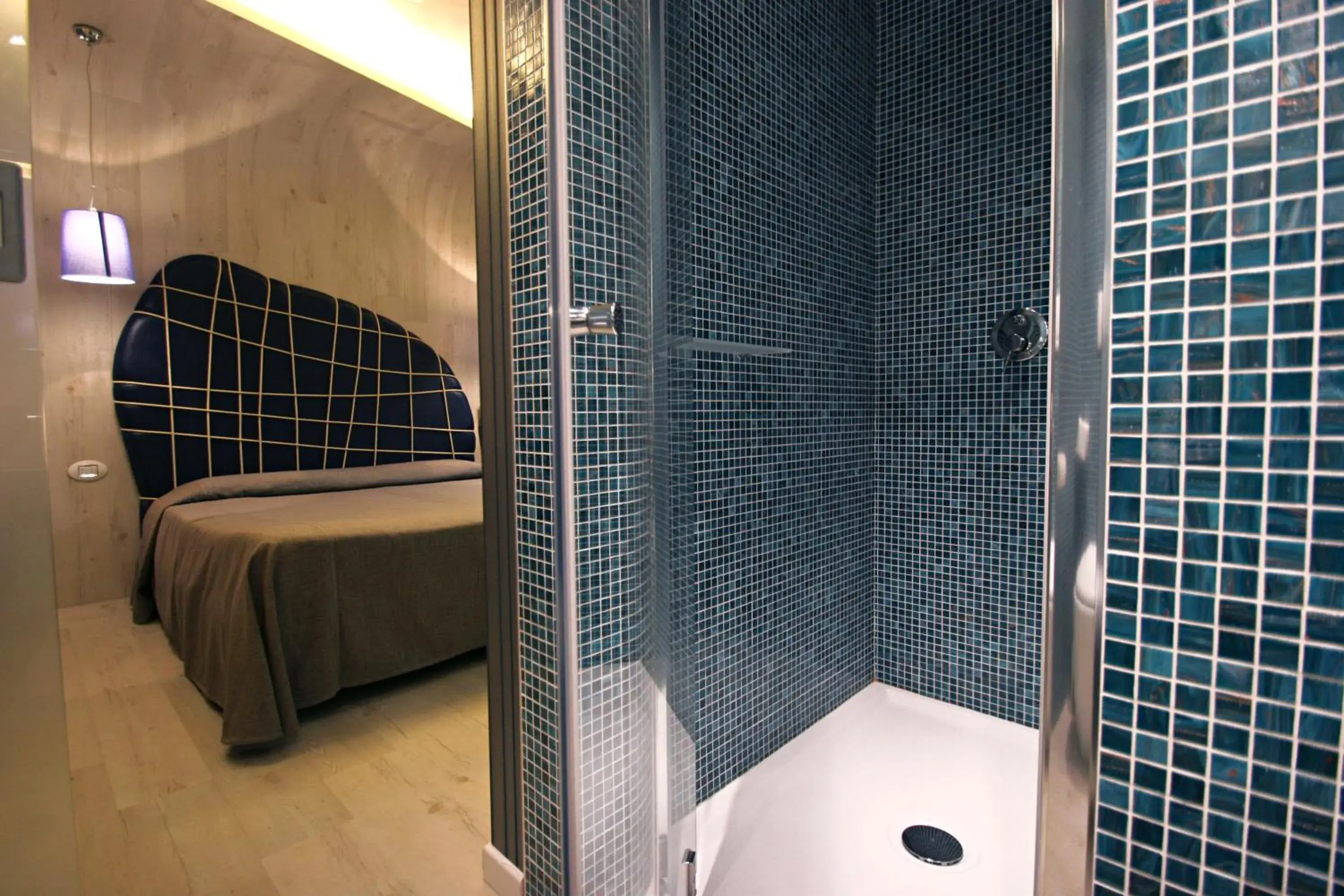 Shower, Bathroom in Hotel La Pergola