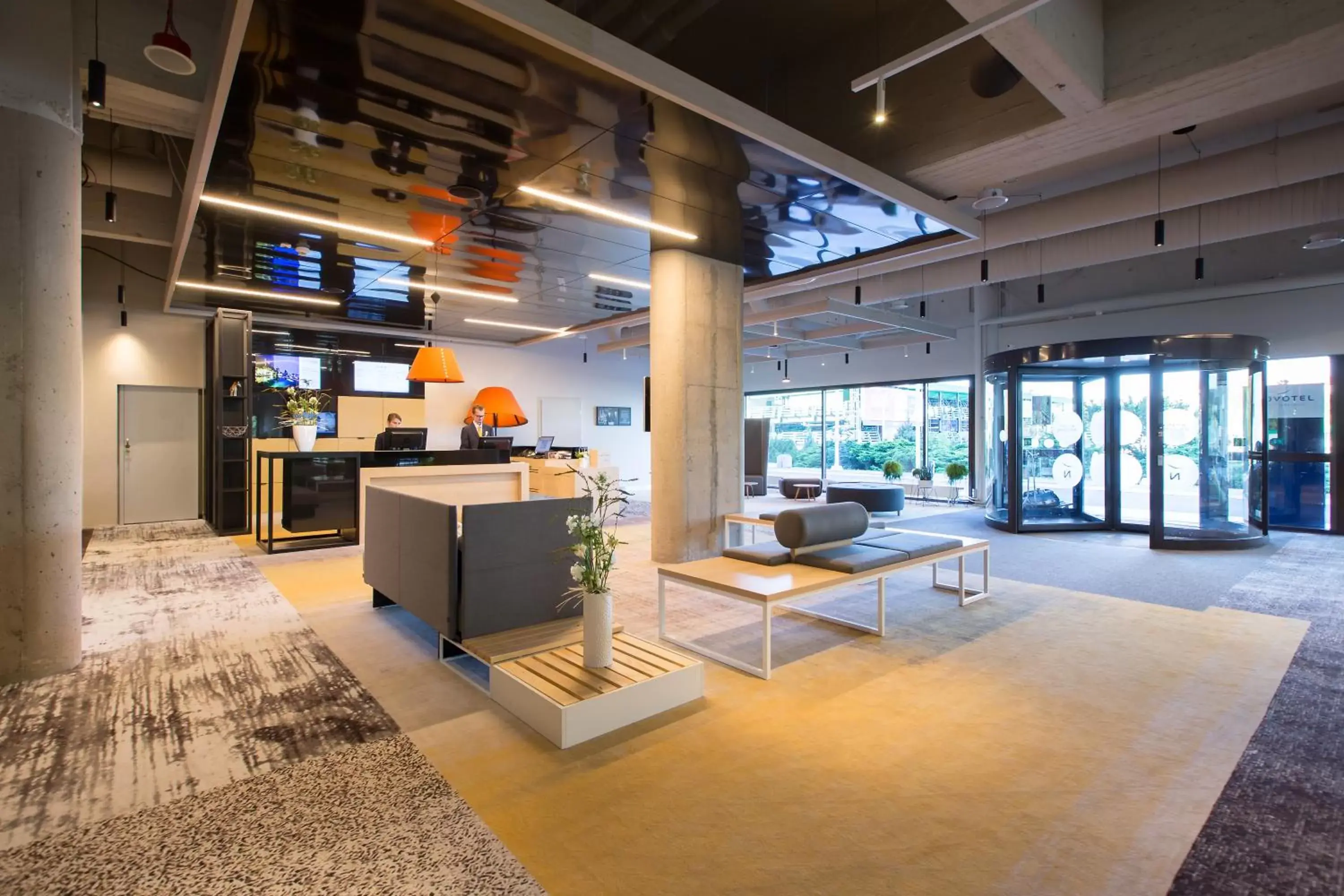 Lobby or reception, Lounge/Bar in Novotel Wrocław Centrum