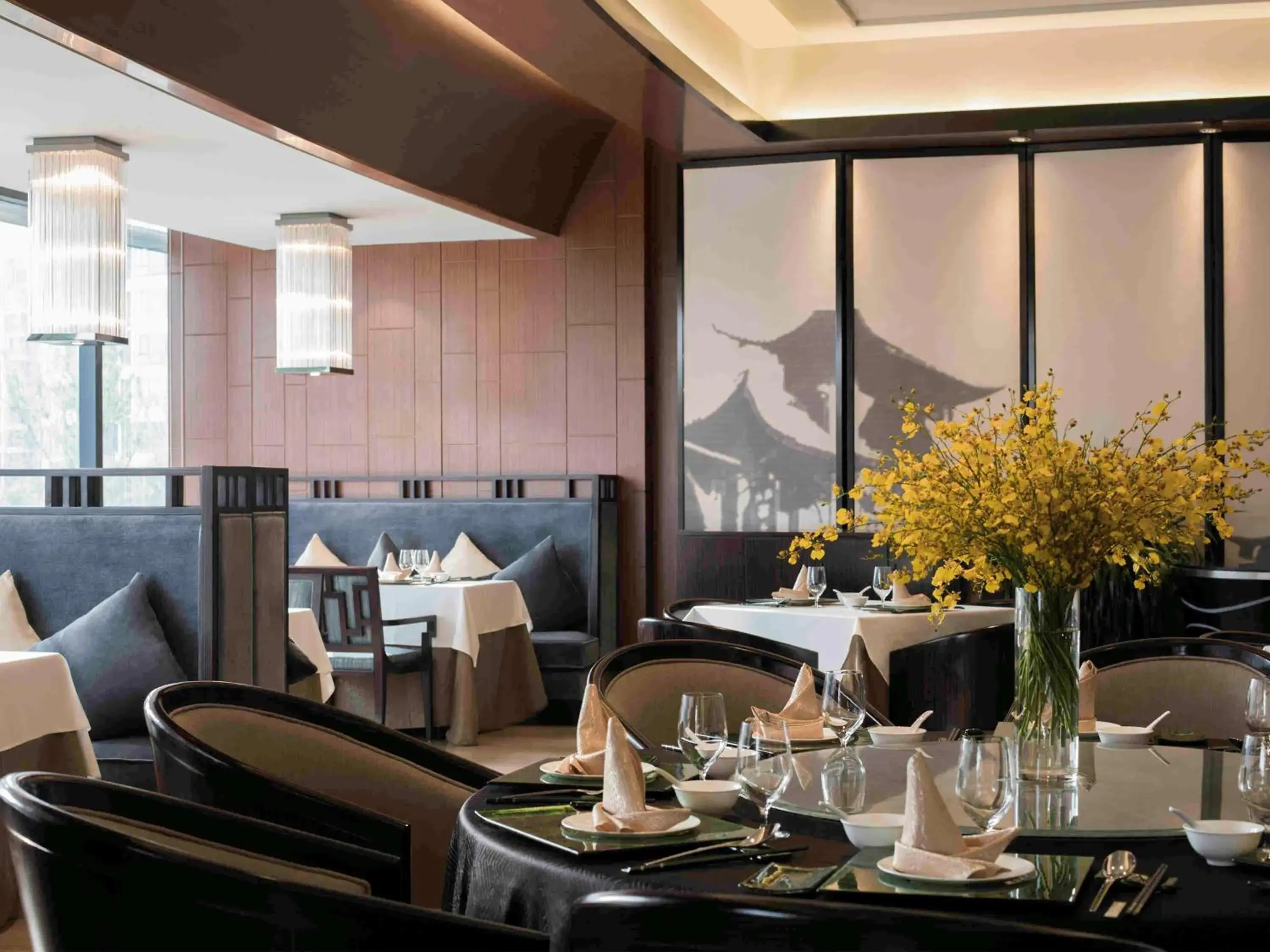 Restaurant/Places to Eat in Pullman Shanghai South Hotel