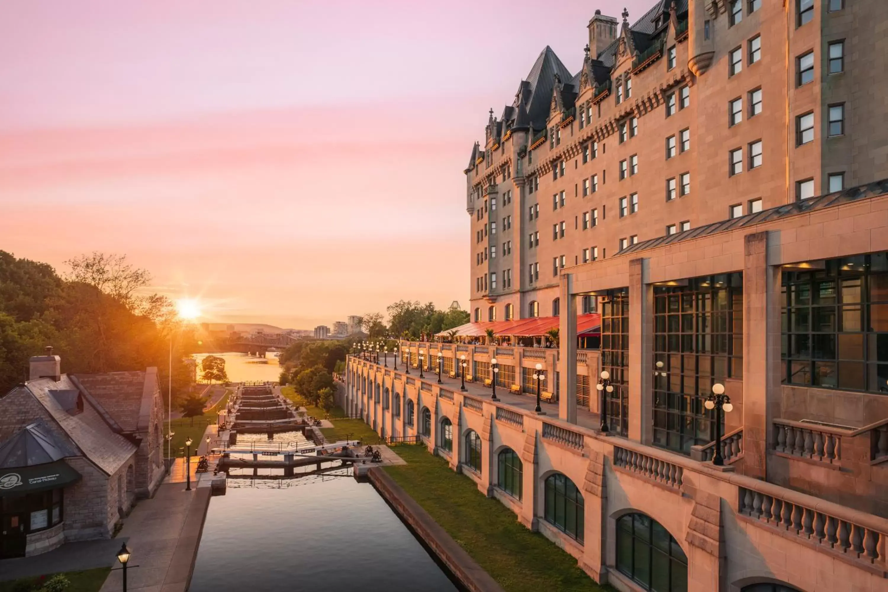 Sunrise/Sunset in Fairmont Chateau Laurier