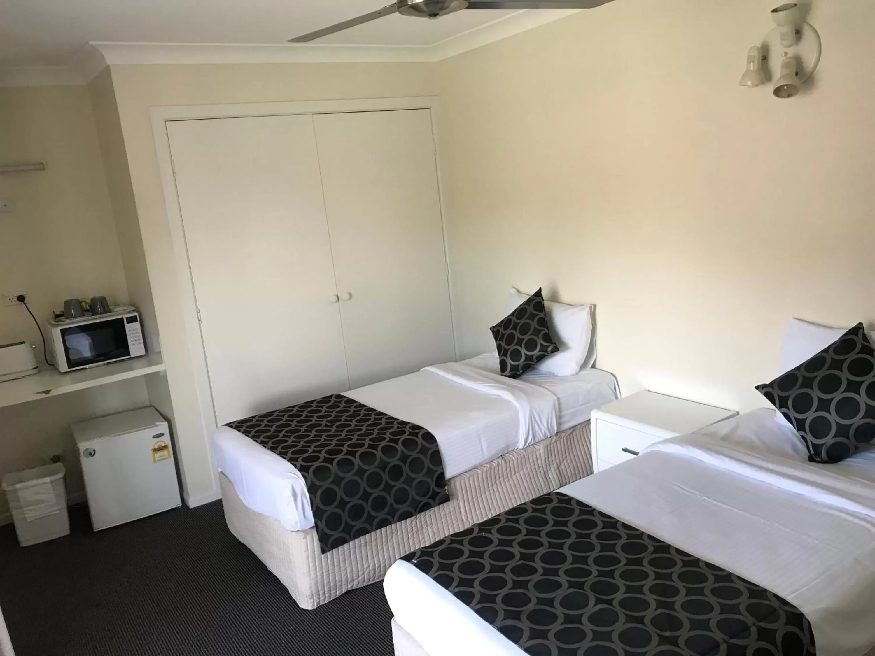 Bed in Coffs Shearwater Motel