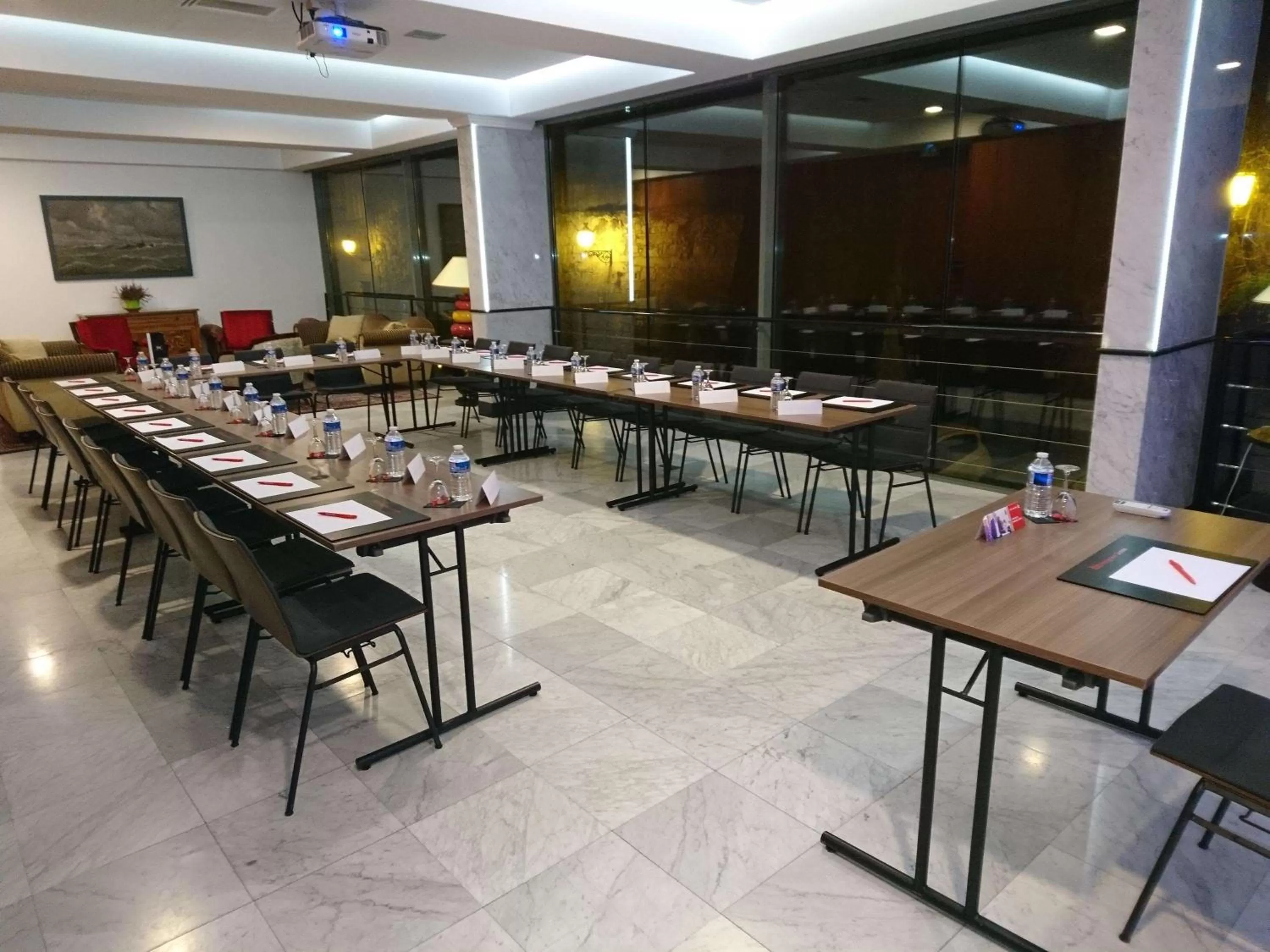 On site in ibis Périgueux Centre