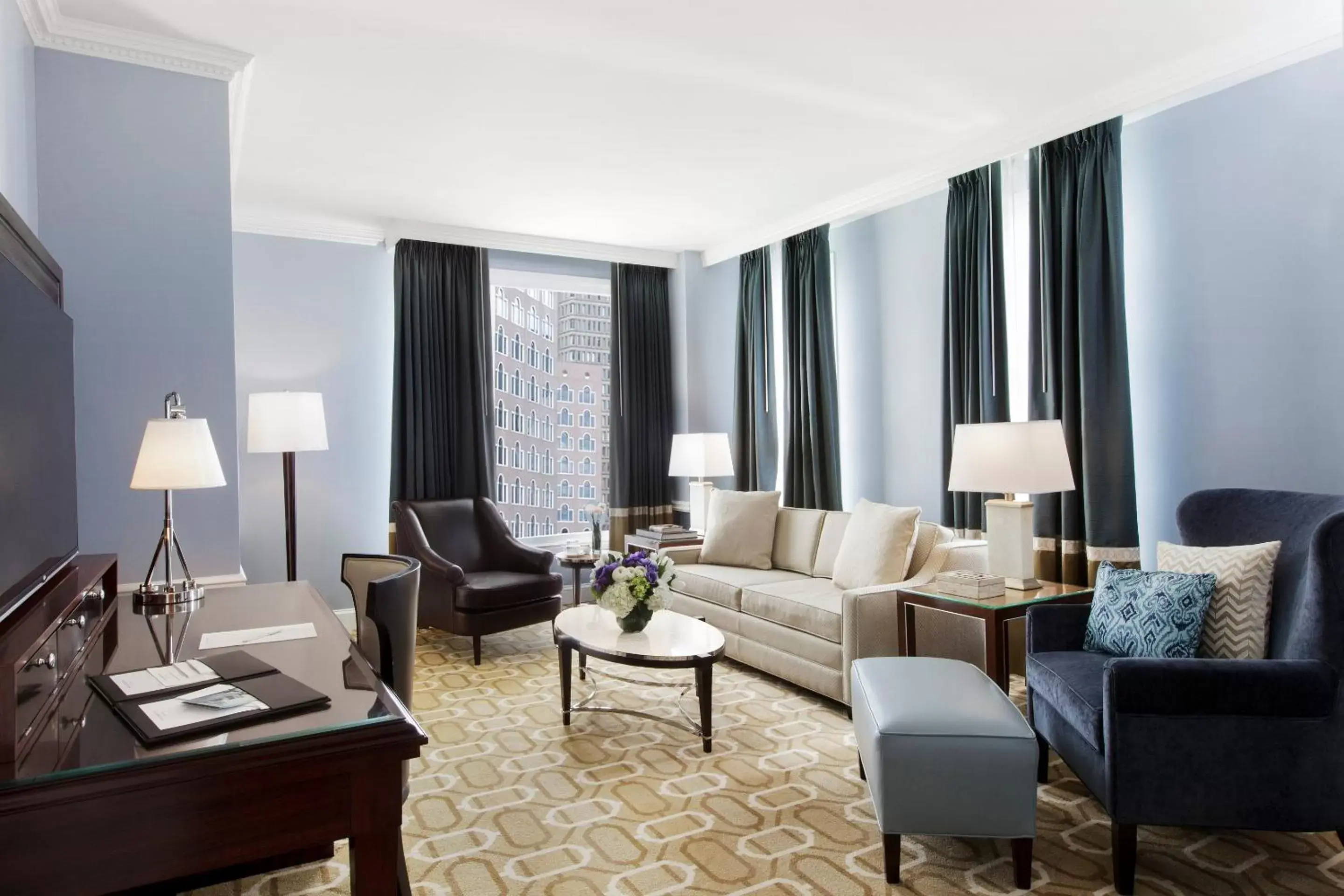 Living room, Seating Area in Boston Harbor Hotel