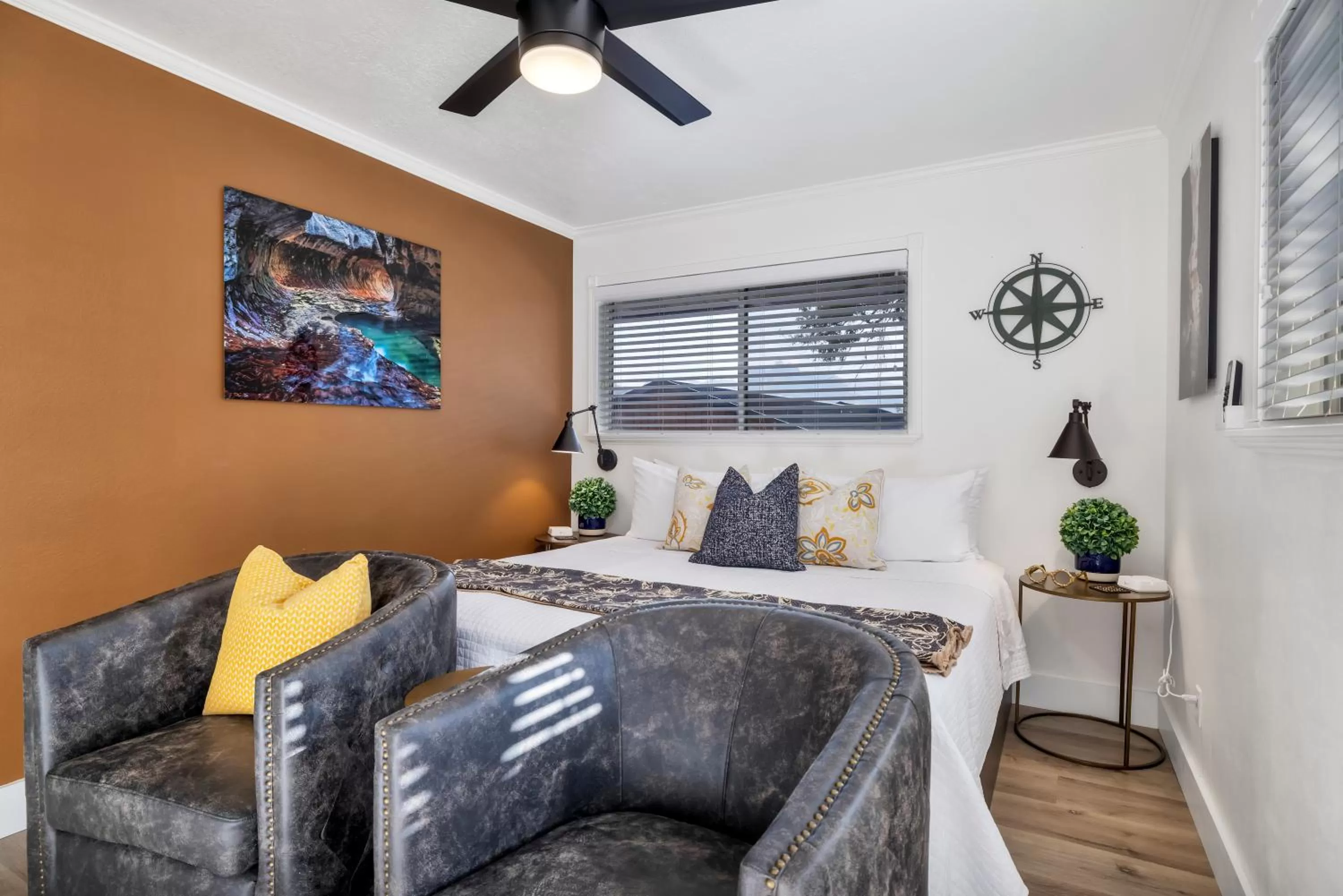 Bedroom in Red Rock Inn Cottages
