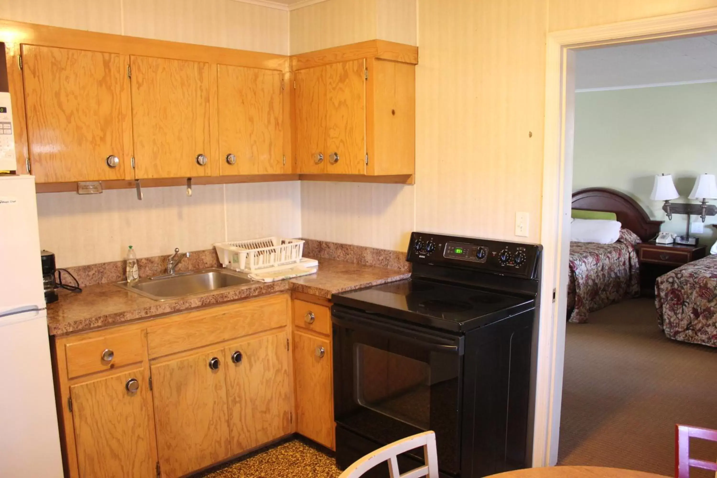 Kitchen or kitchenette, Kitchen/Kitchenette in Heidi's Inn