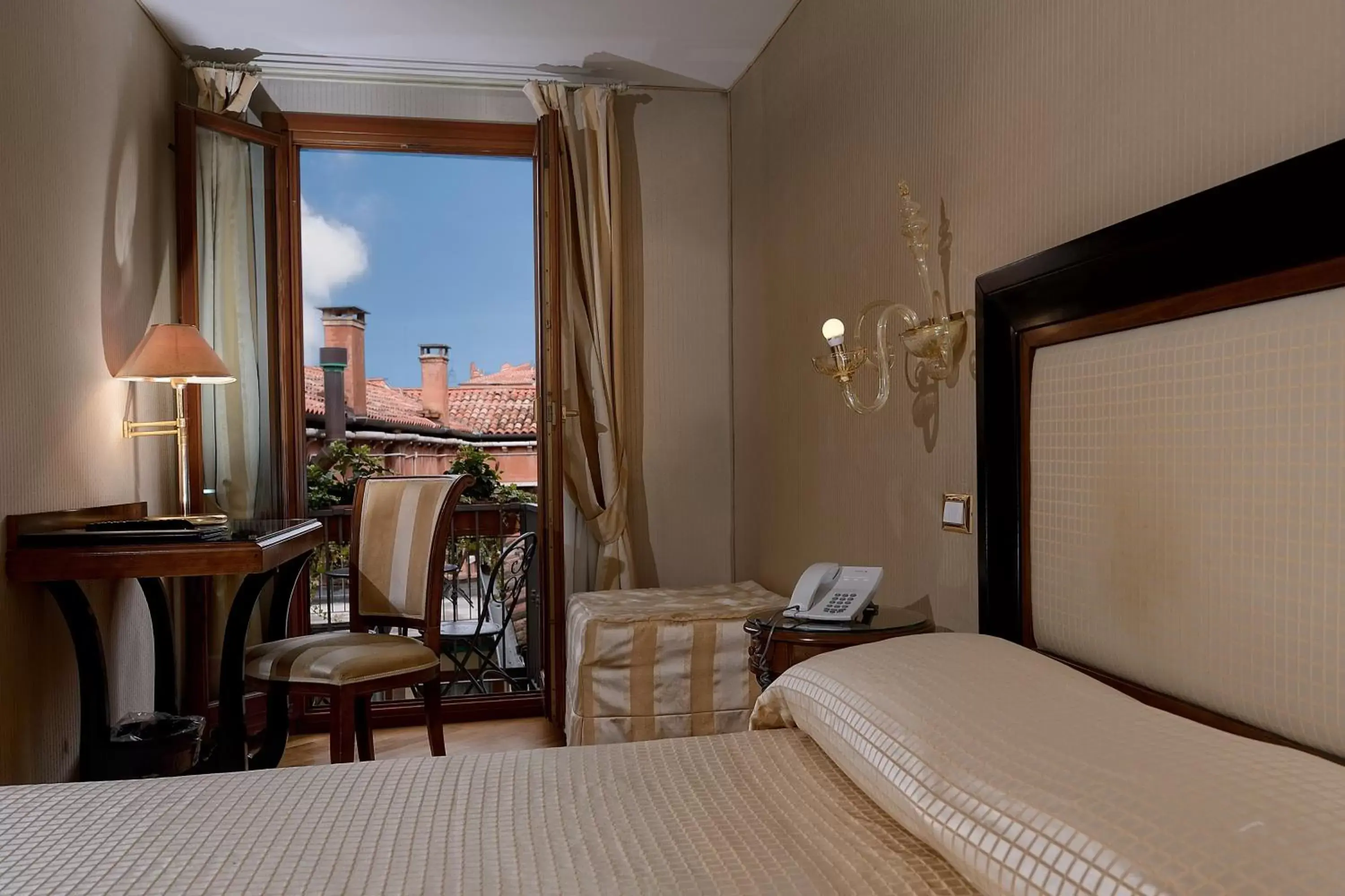 Bedroom in Hotel Paganelli