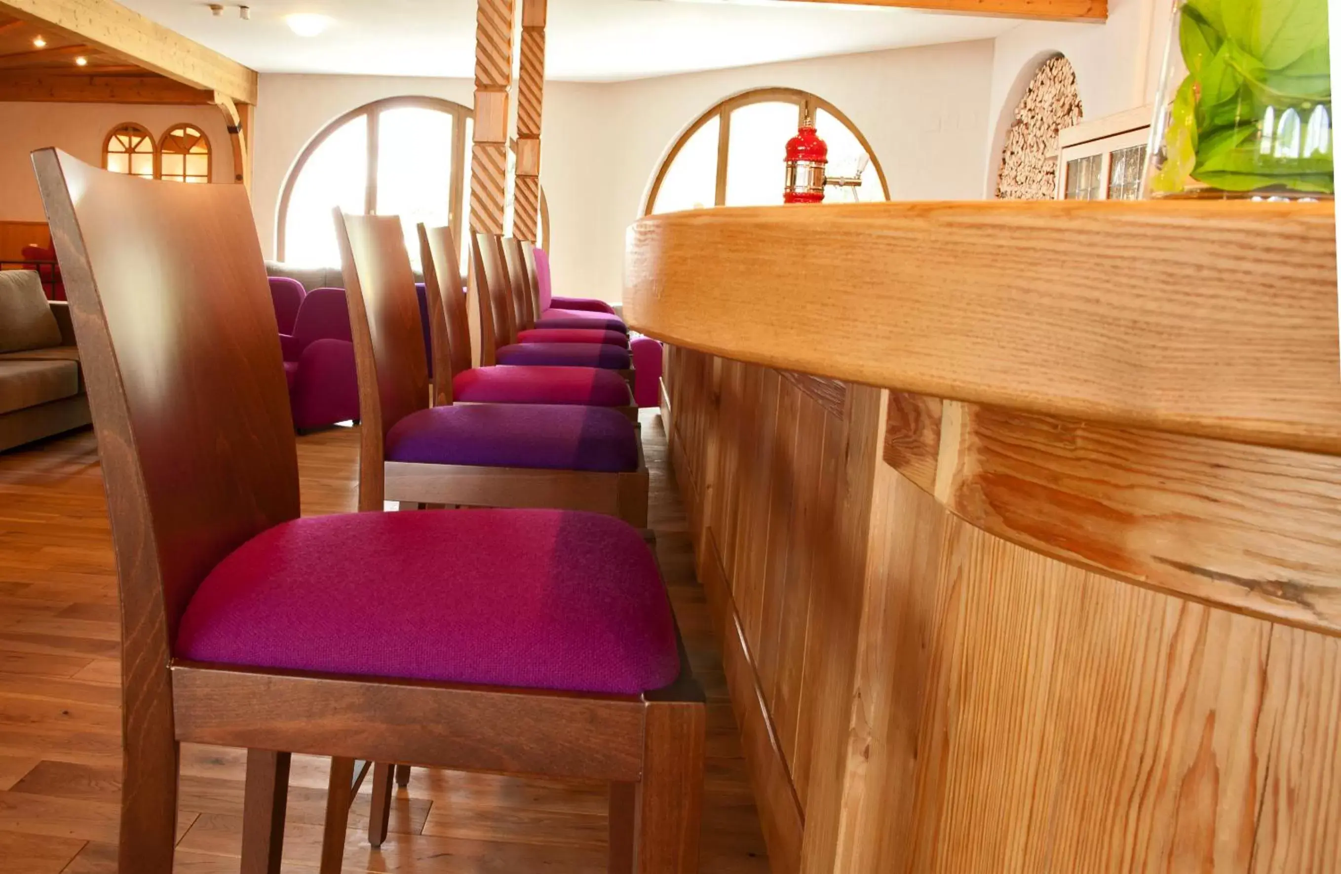 Lounge or bar, Restaurant/Places to Eat in Hotel Rosatsch