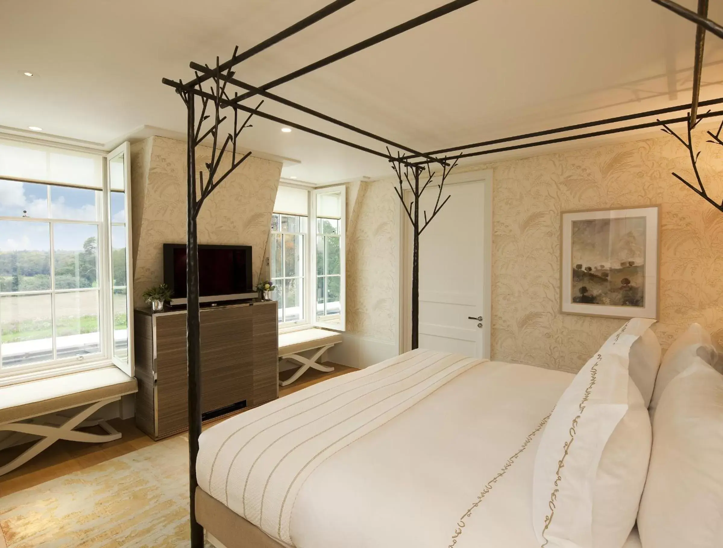Executive Suite - Main Building in Coworth Park - Dorchester Collection