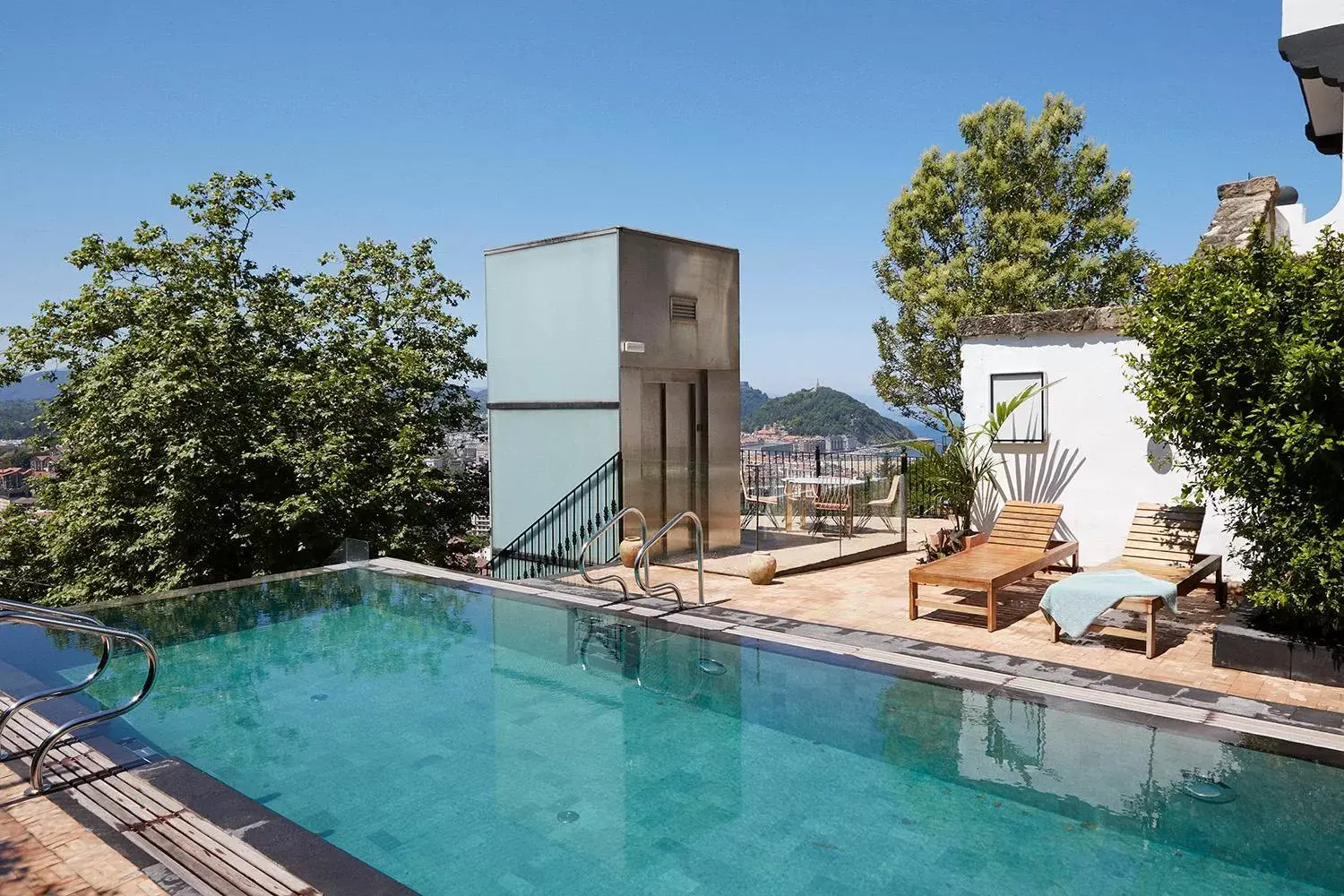 Balcony/Terrace, Swimming Pool in Boutique Hotel Mendi Argia