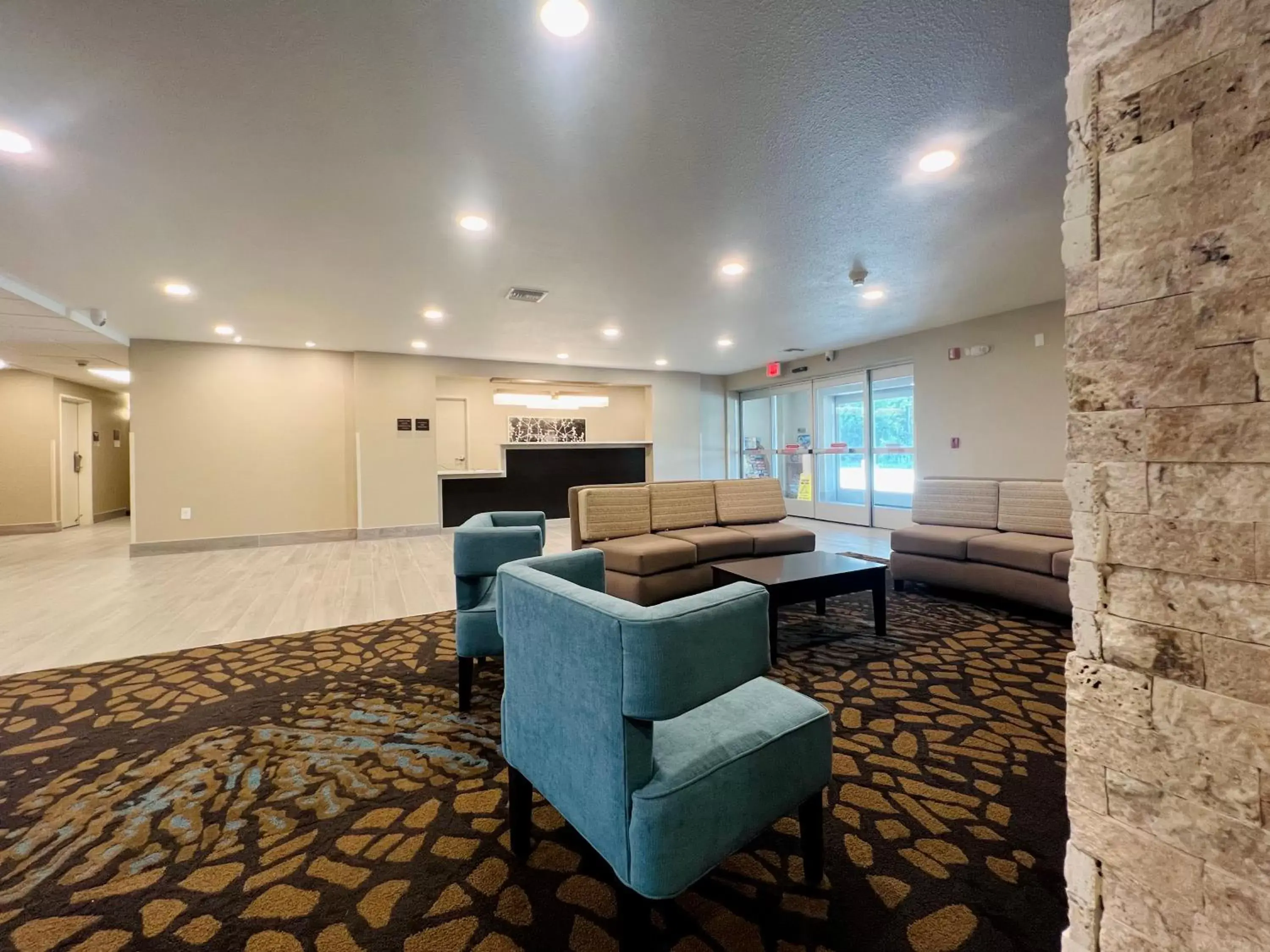 Lobby or reception, Seating Area in Americas Best Value Inn Wisconsin Dells-Lake Delton - Newly renovated