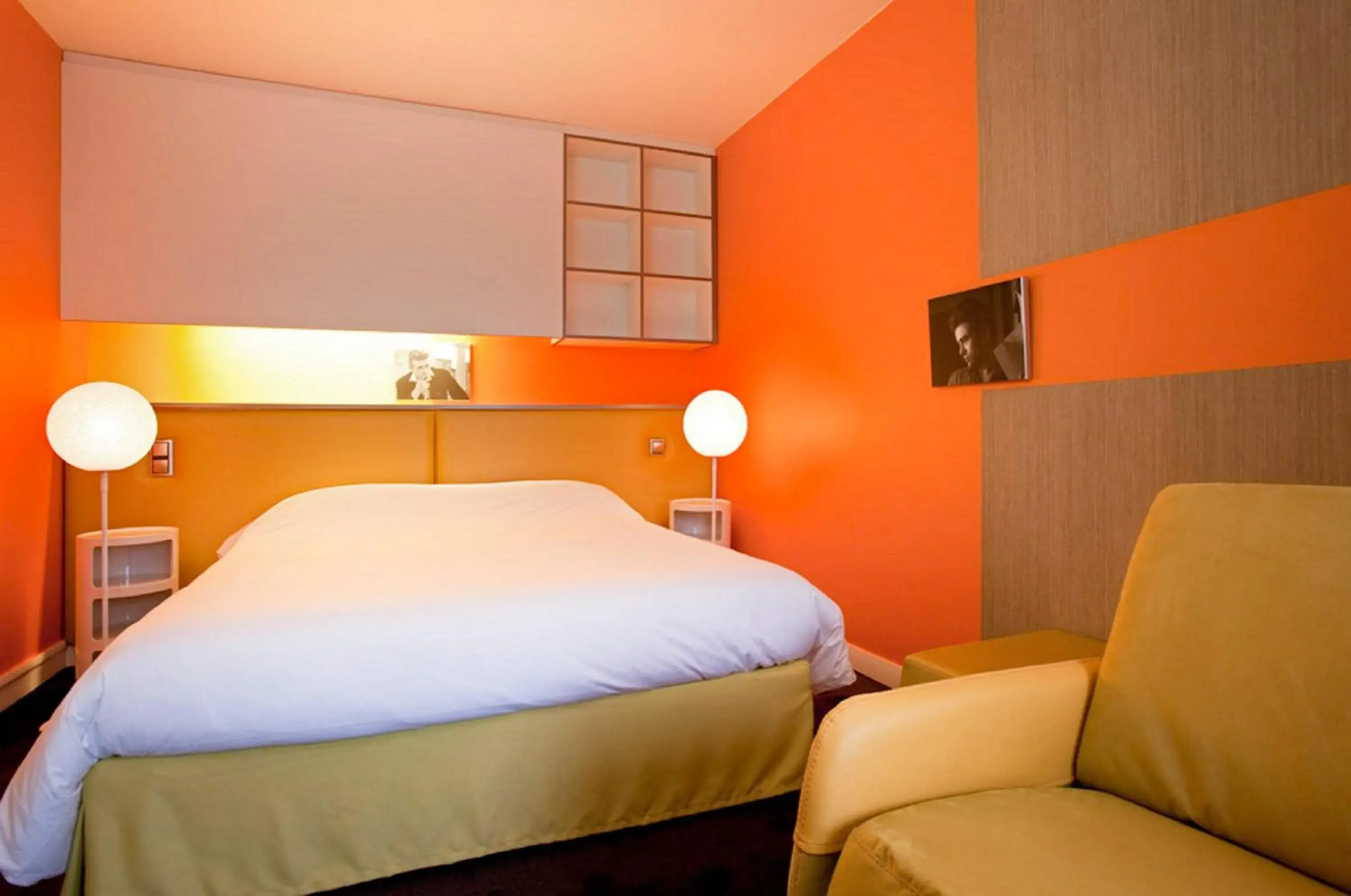 Bedroom, Bed in AppartHotel Mercure Paris Boulogne