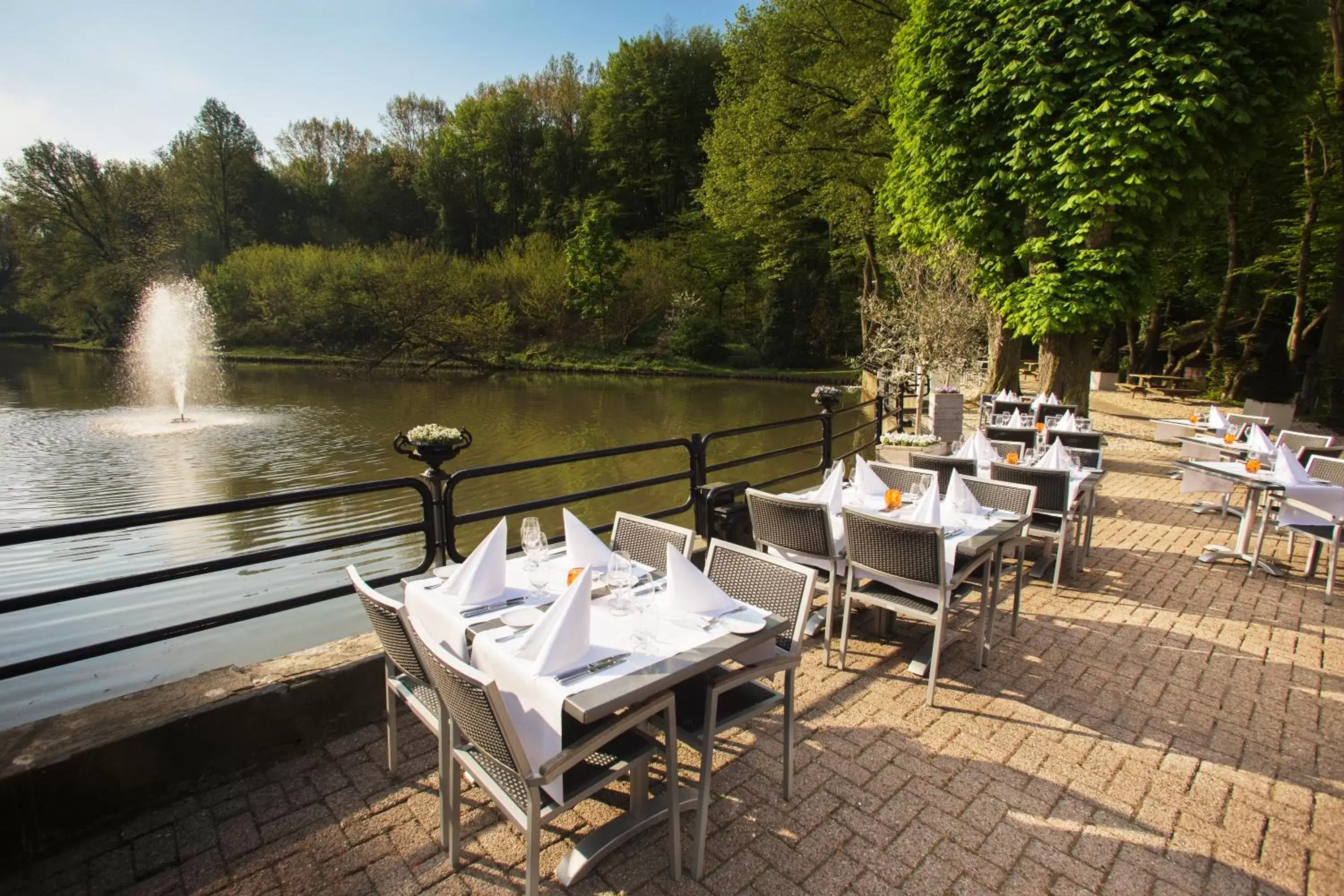 Balcony/Terrace, Restaurant/Places to Eat in Bilderberg Hotel De Bovenste Molen