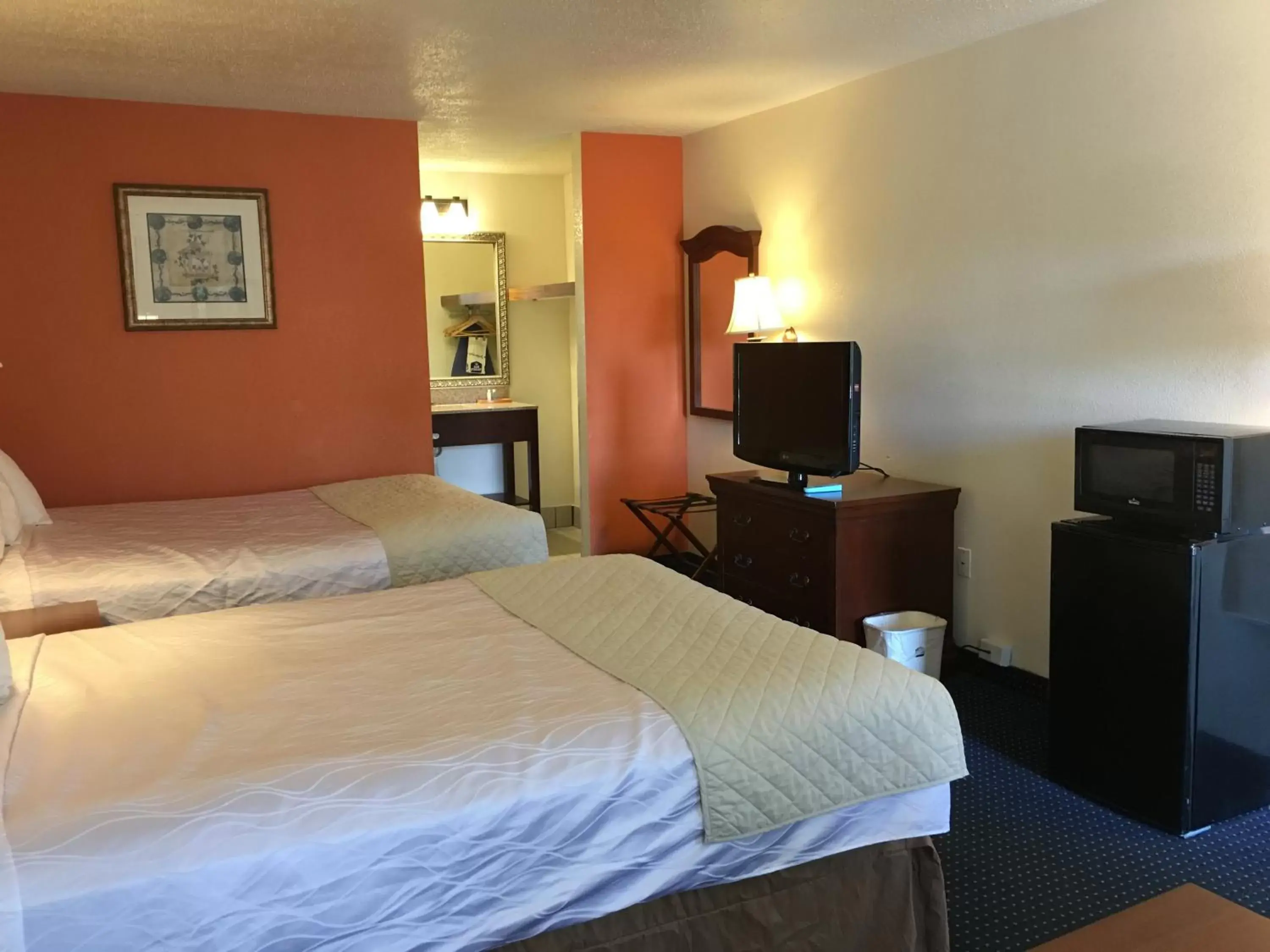 Double Room with Two Double Beds - Smoking in Baymont by Wyndham Rocky Mount I-95 Double Room with Two Double Beds - Smoking in Baymont by Wyndham Rocky Mount I-95