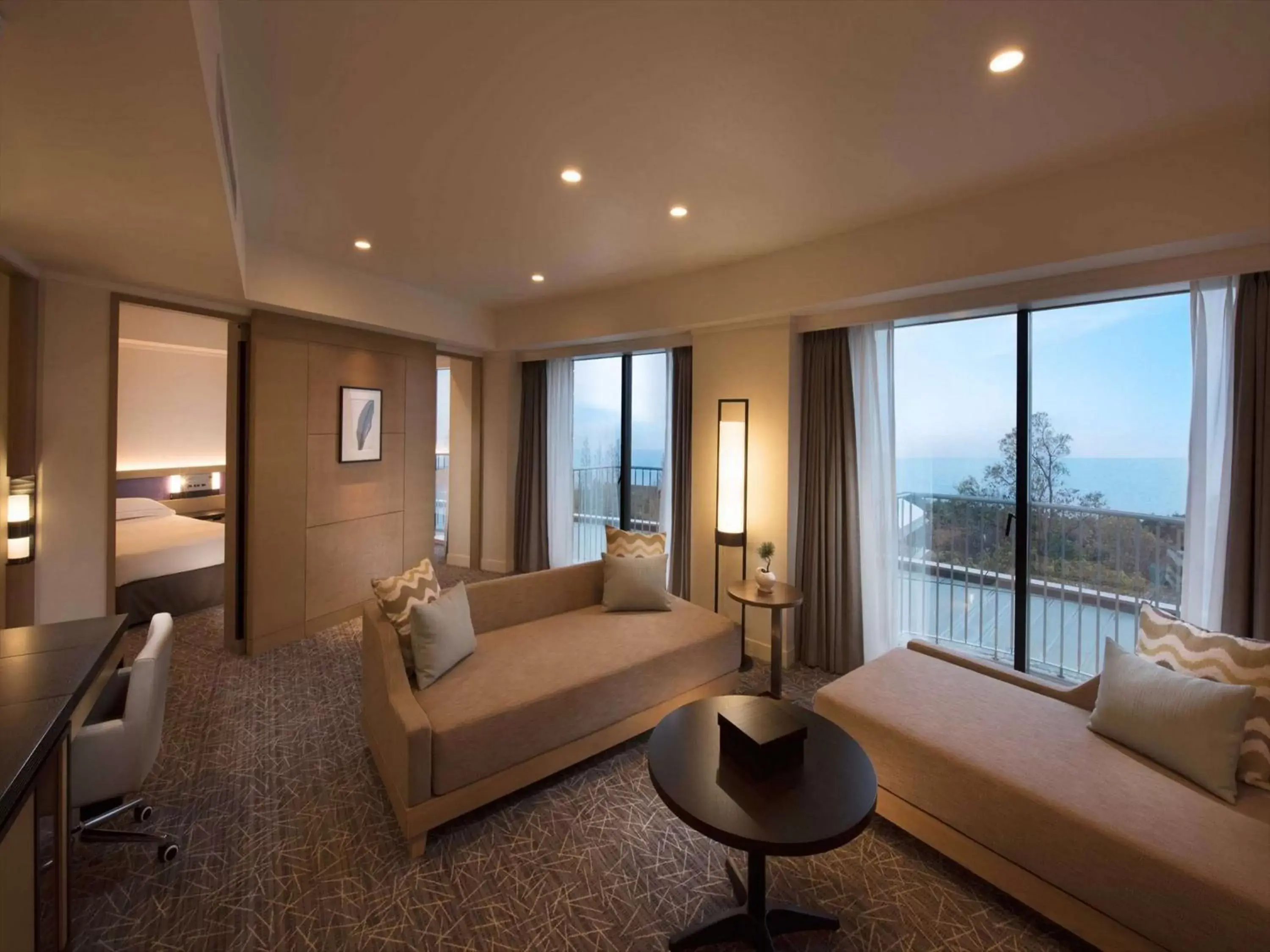 Bedroom, Seating Area in Hilton Odawara Resort & Spa