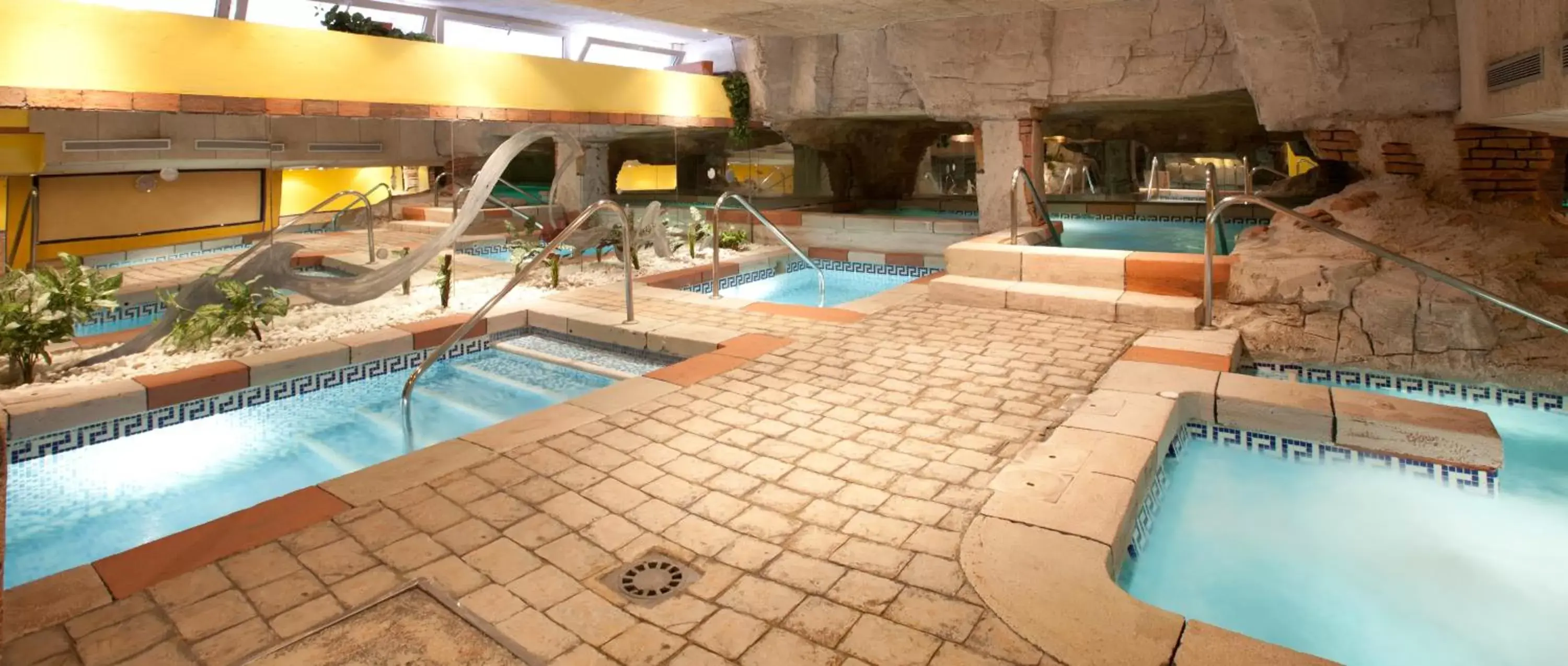 Hot Spring Bath, Swimming Pool in Senator Cádiz Spa Hotel