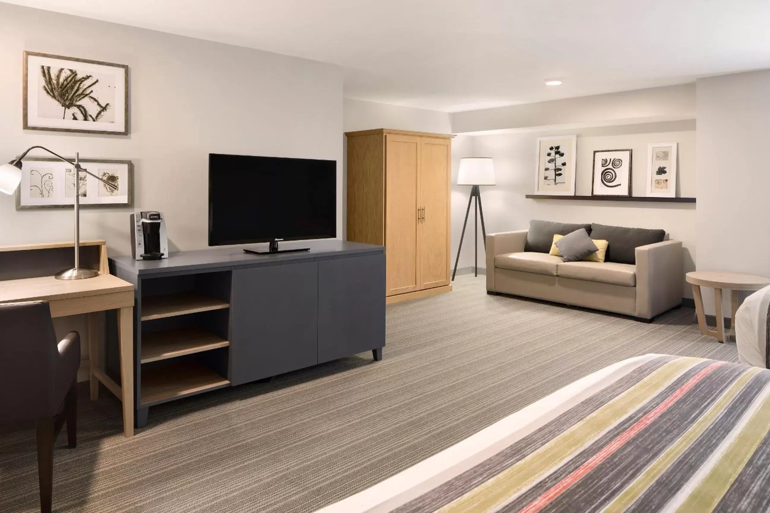 Bed, TV/Entertainment Center in Country Inn & Suites by Radisson, Gatlinburg, TN