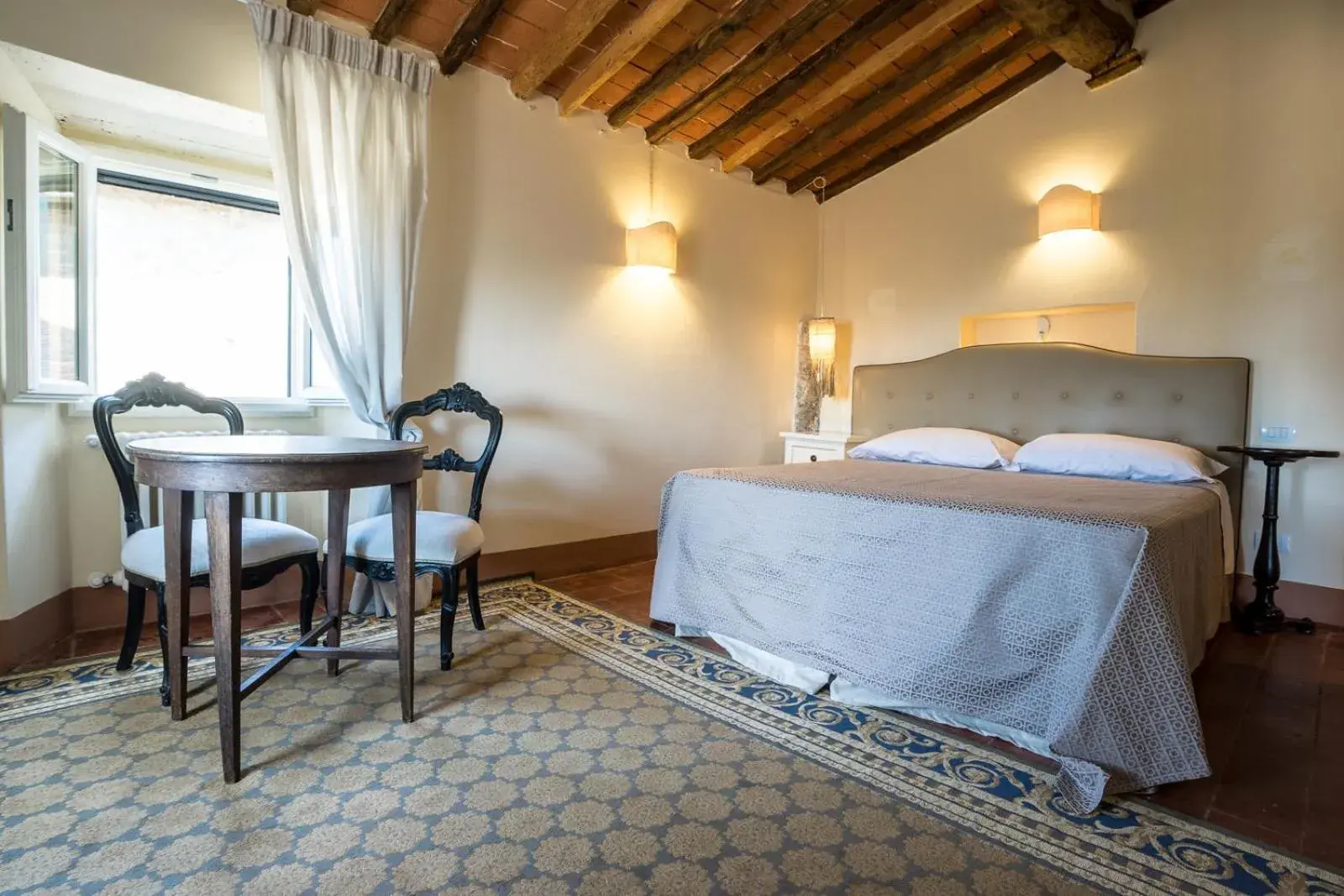 Bed in Hotel Villa Sermolli