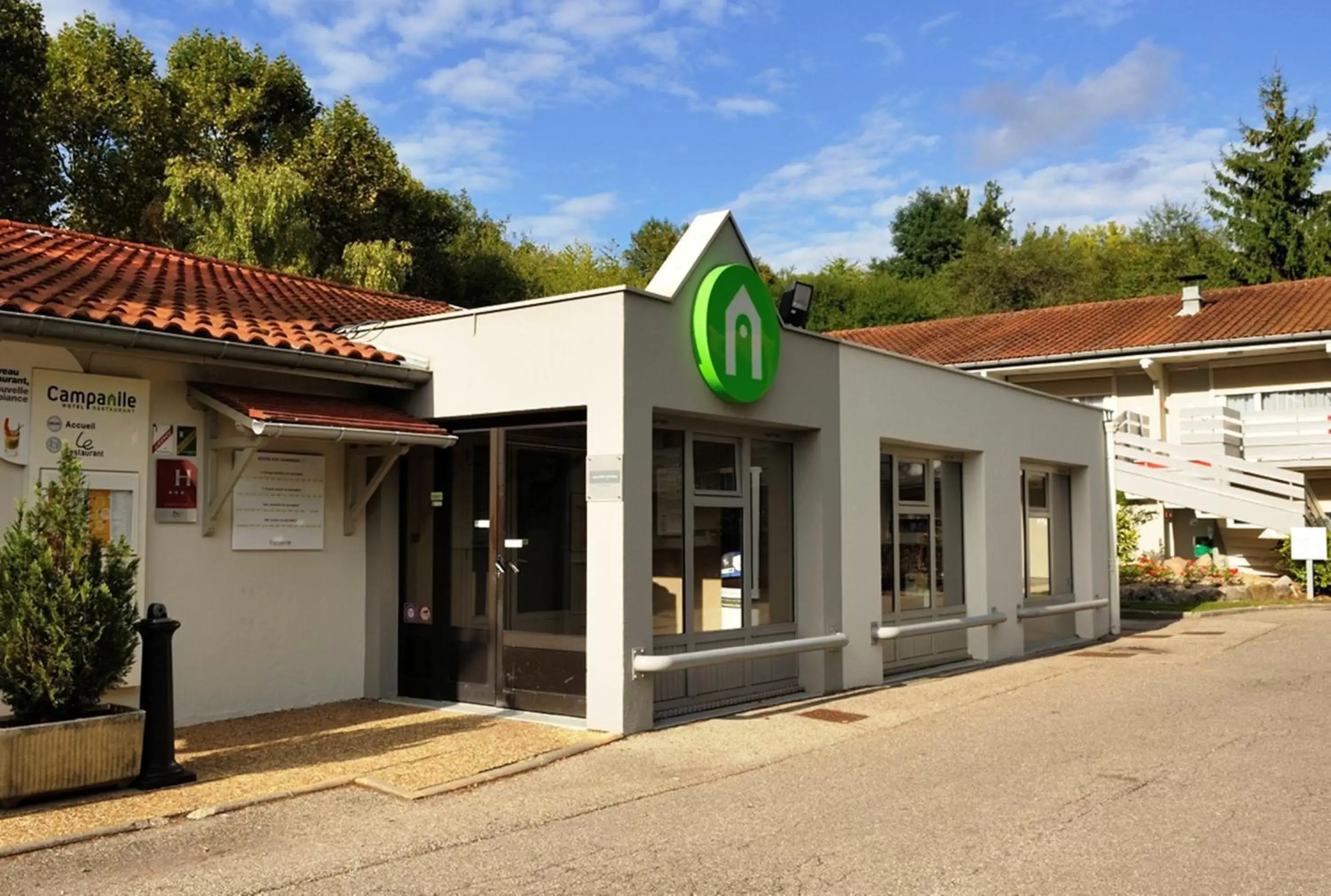 Facade/entrance, Property Building in Campanile Lyon Dardilly Porte De Lyon