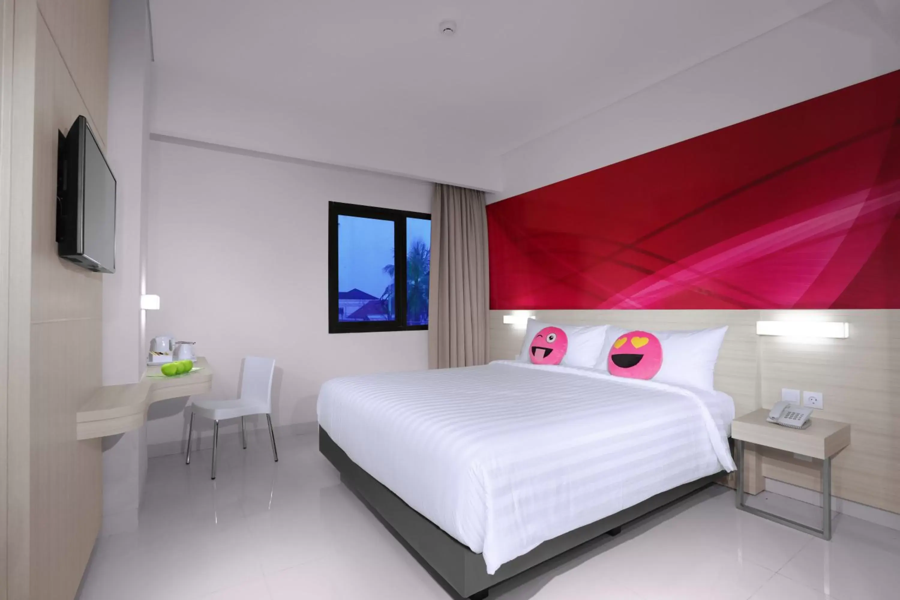 Bedroom, Bed in favehotel Bandara Tangerang