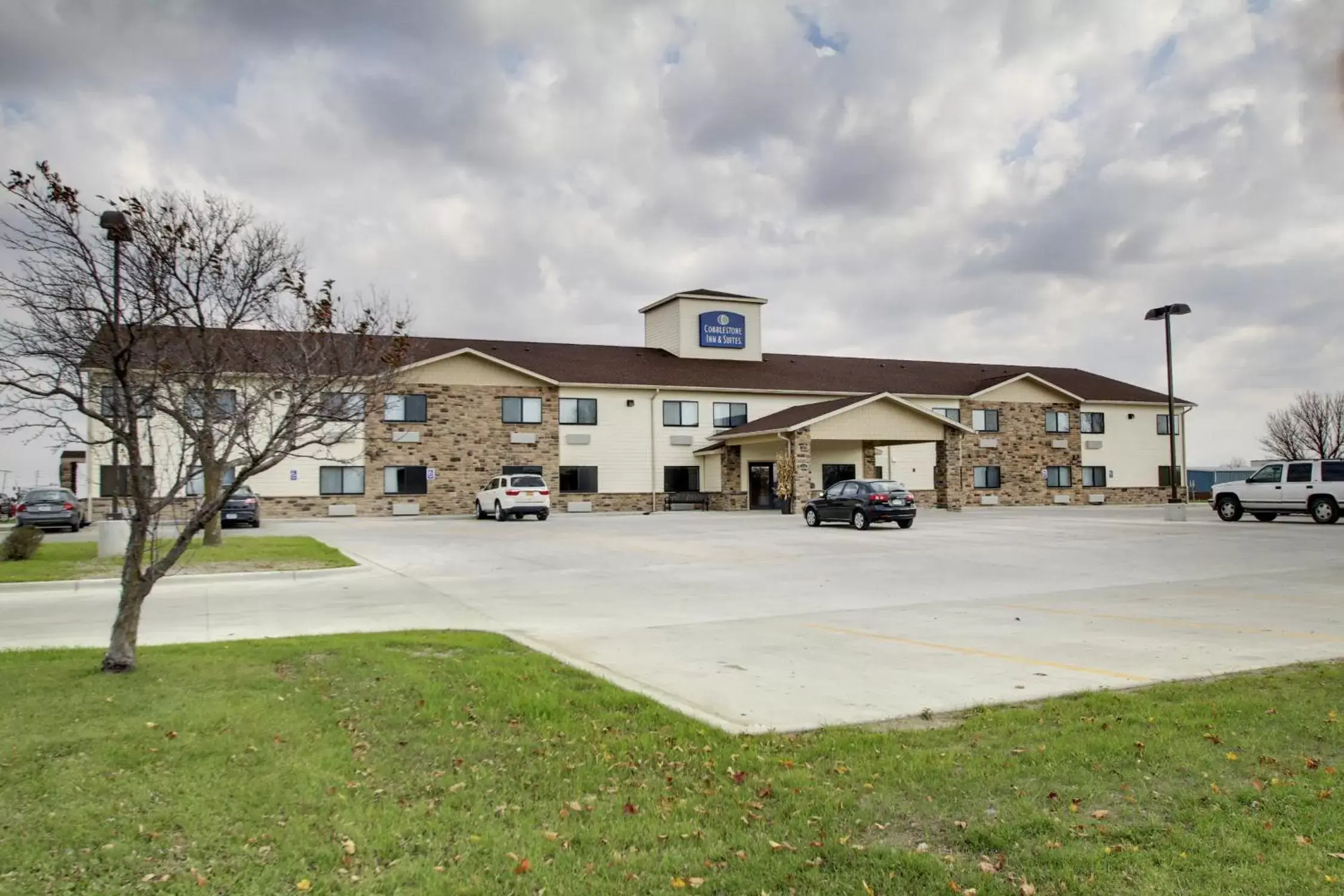 Property building in Cobblestone Inn & Suites - Fort Dodge Property building in Cobblestone Inn & Suites - Fort Dodge