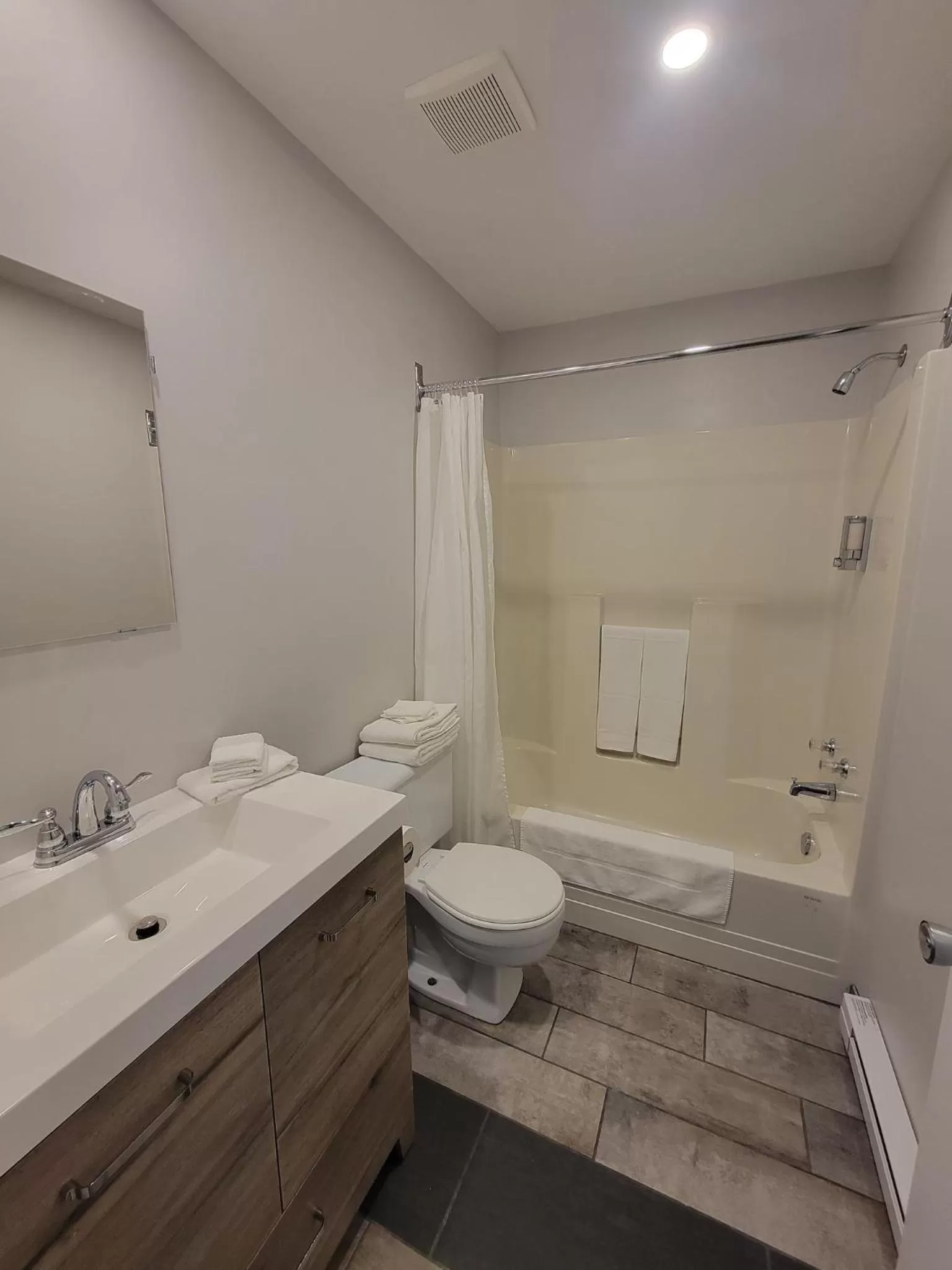 Shower in Motel Le Riviera