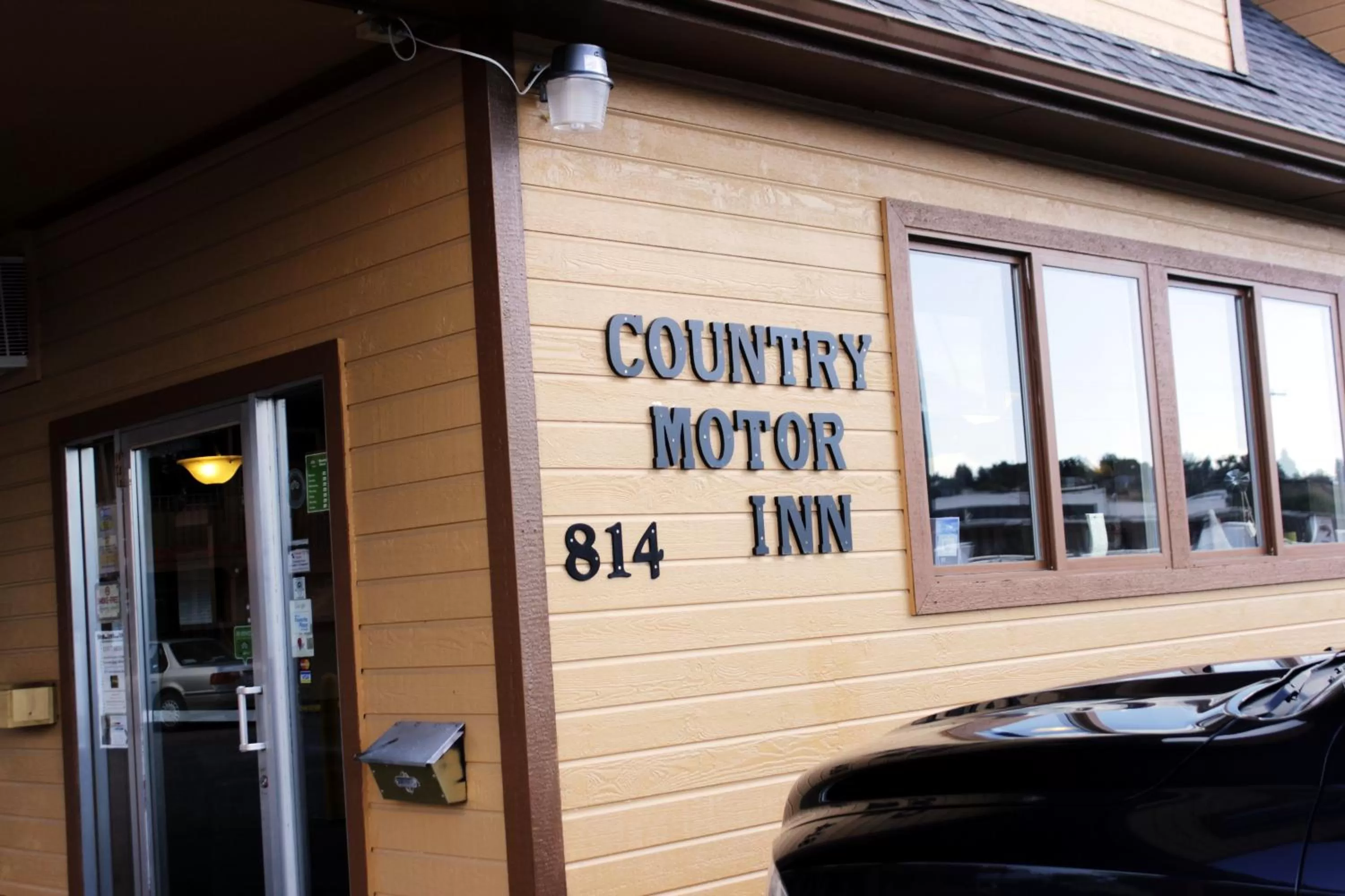 Property building in Country Motor Inn