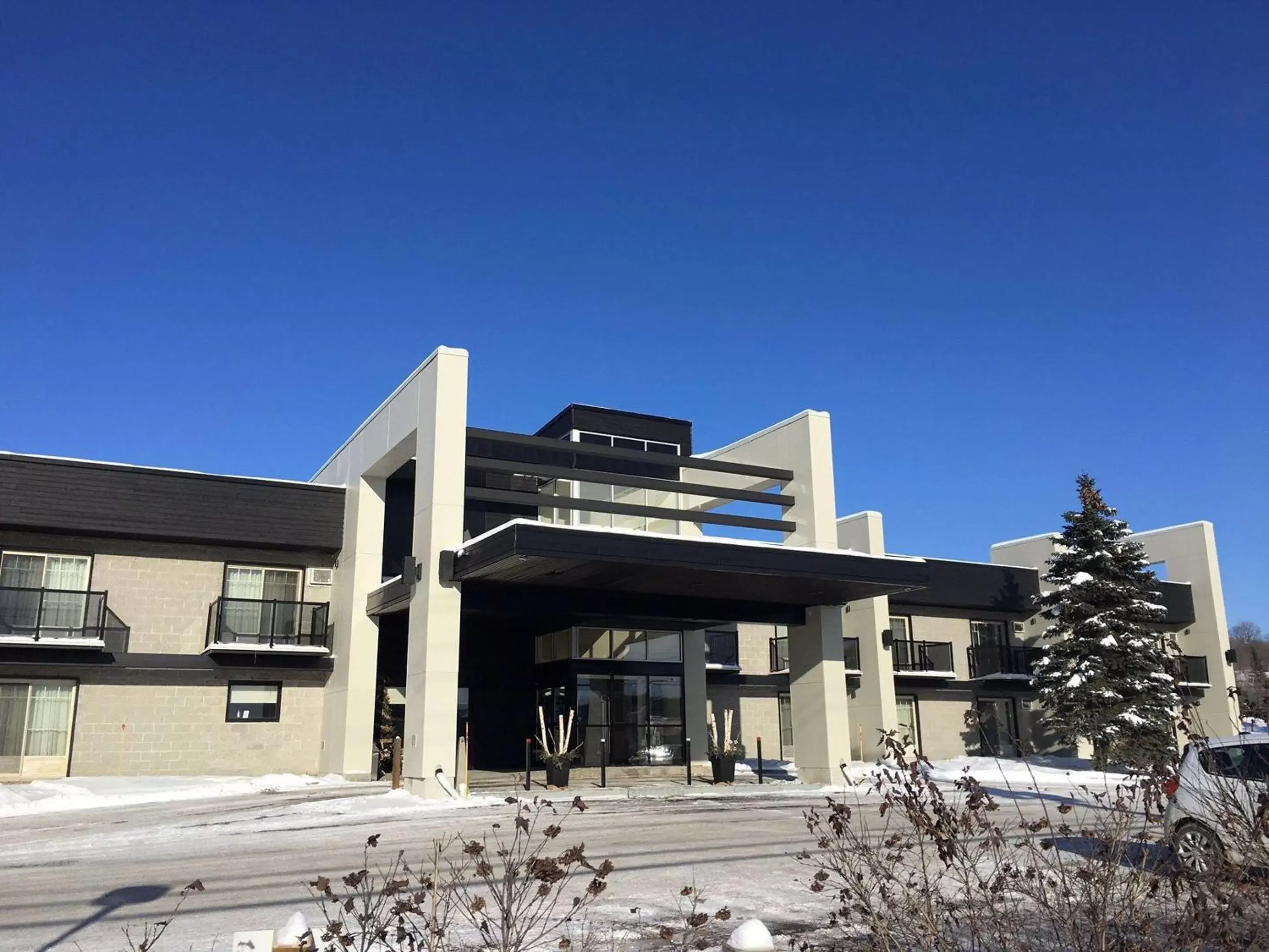 Property Building in Best Western Plus Mont-Laurier