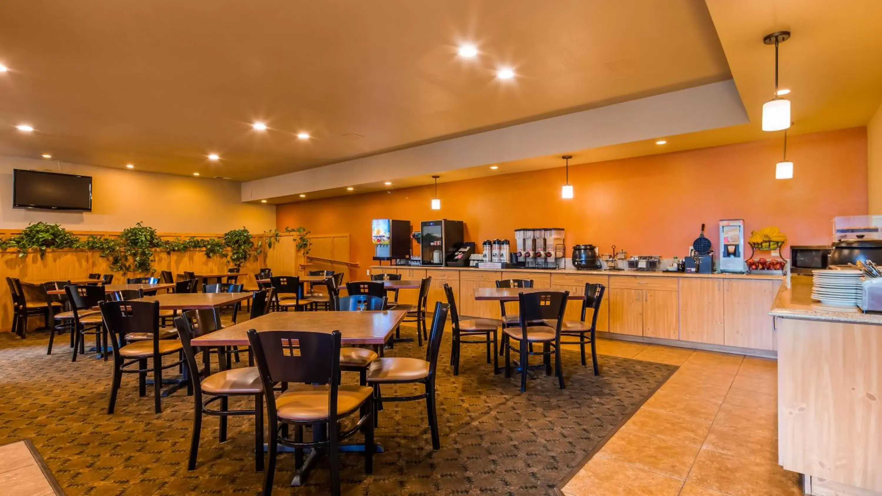 Restaurant/Places to Eat in BEST WESTERN PLUS Hartford Lodge