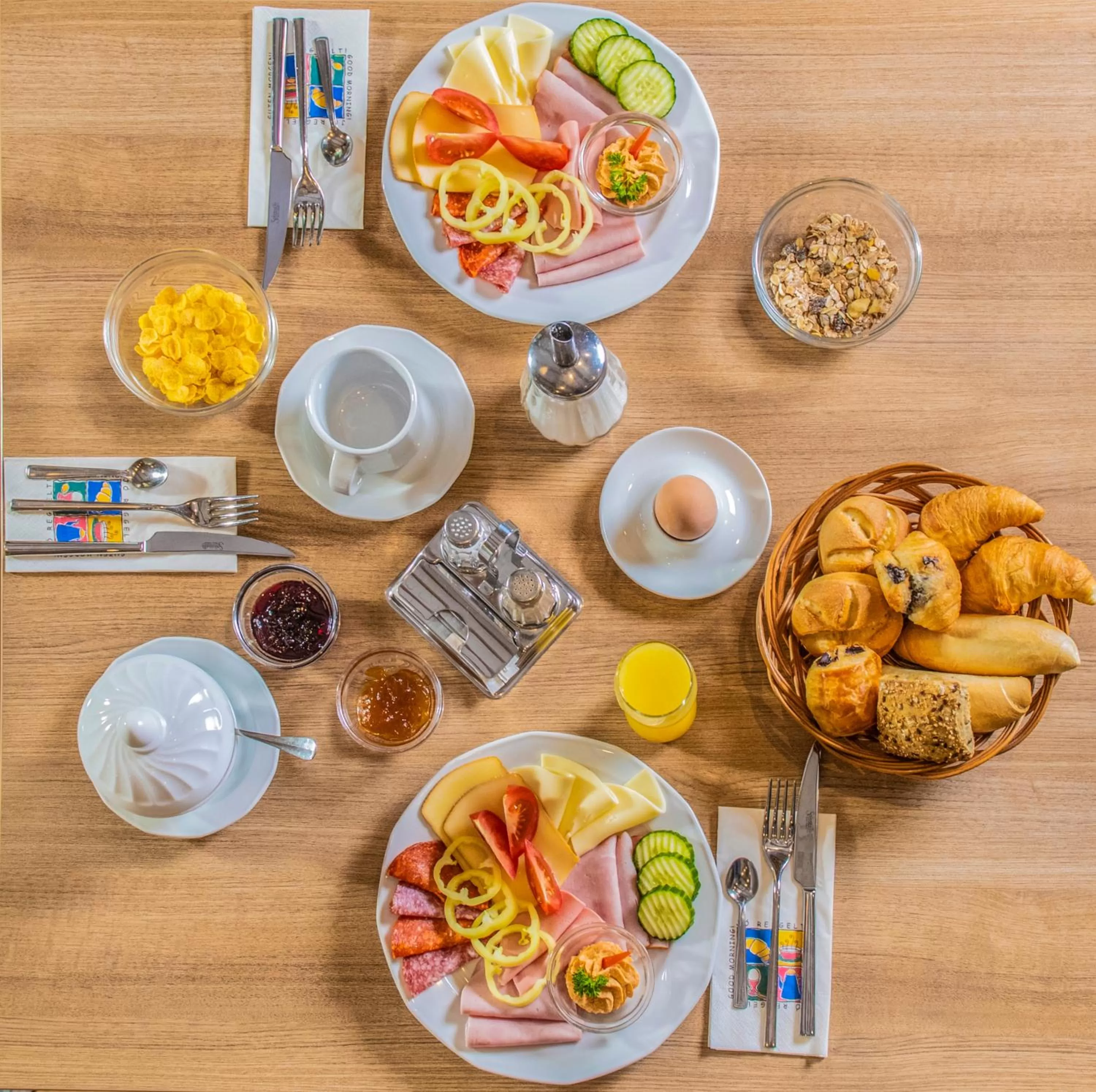 Restaurant/places to eat in Corvin Hotel Budapest Sissi Wing