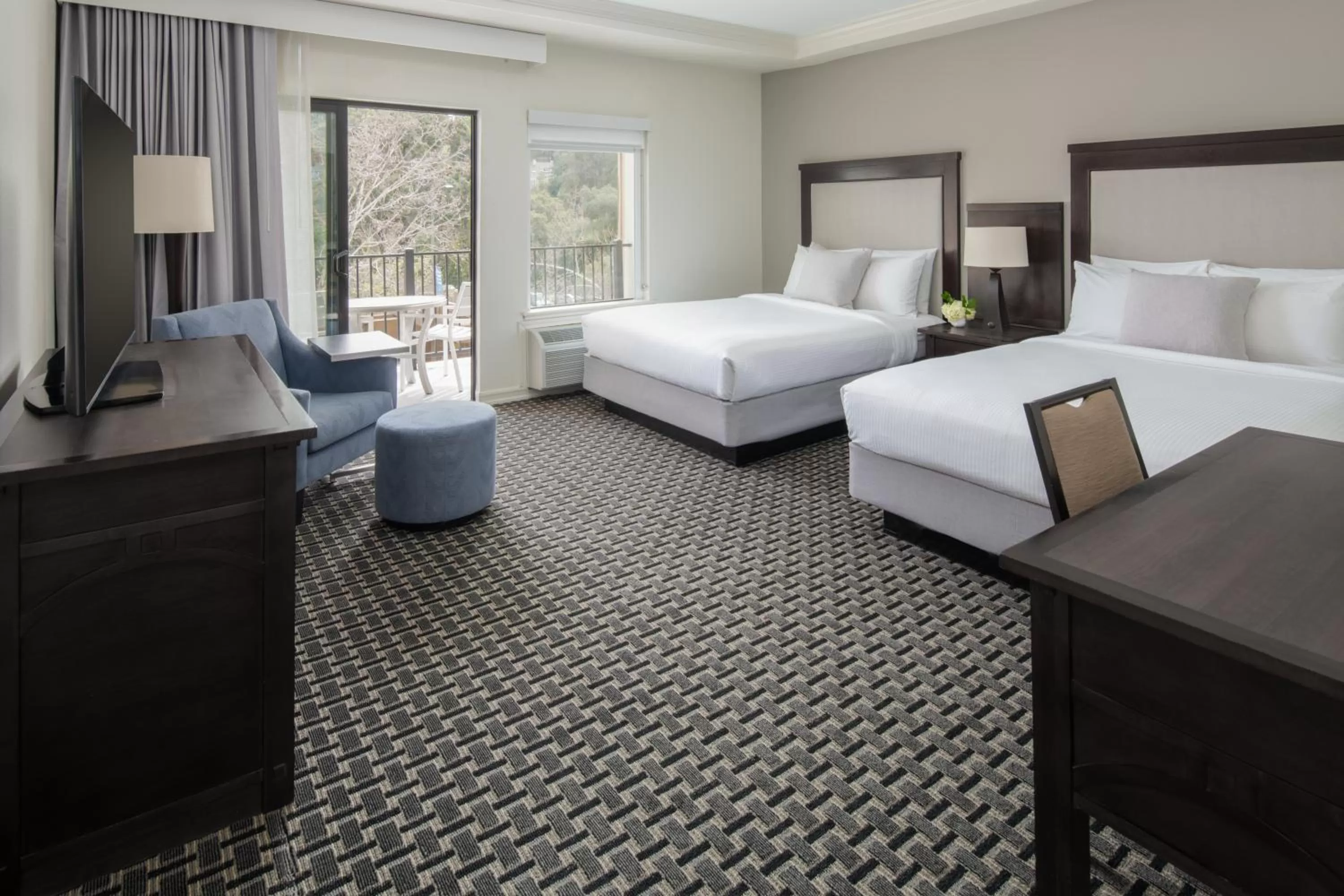 Deluxe Queen Room with Two Queen Beds in Toll House Hotel Los Gatos