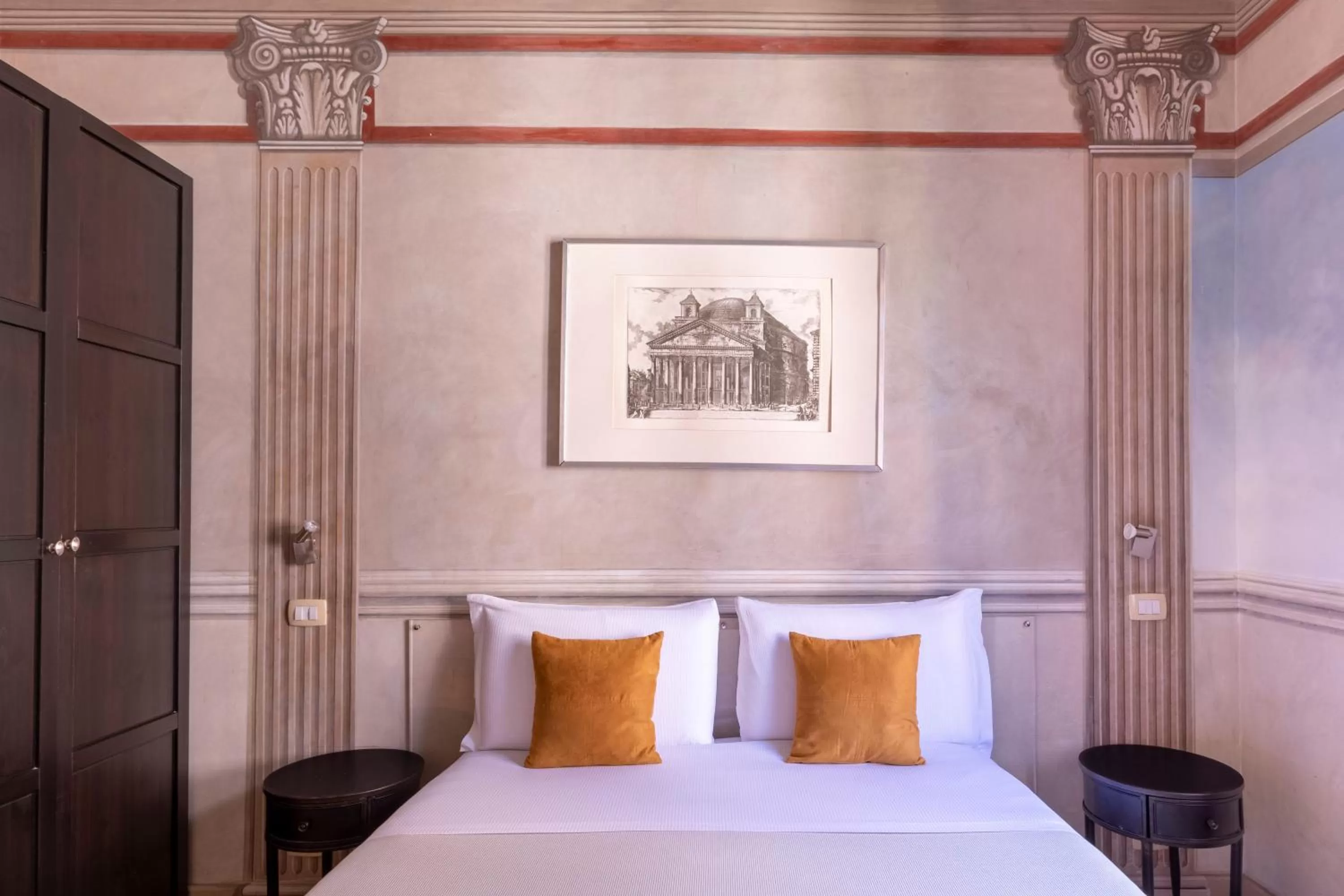 Photo of the whole room, Bed in Suites Trastevere