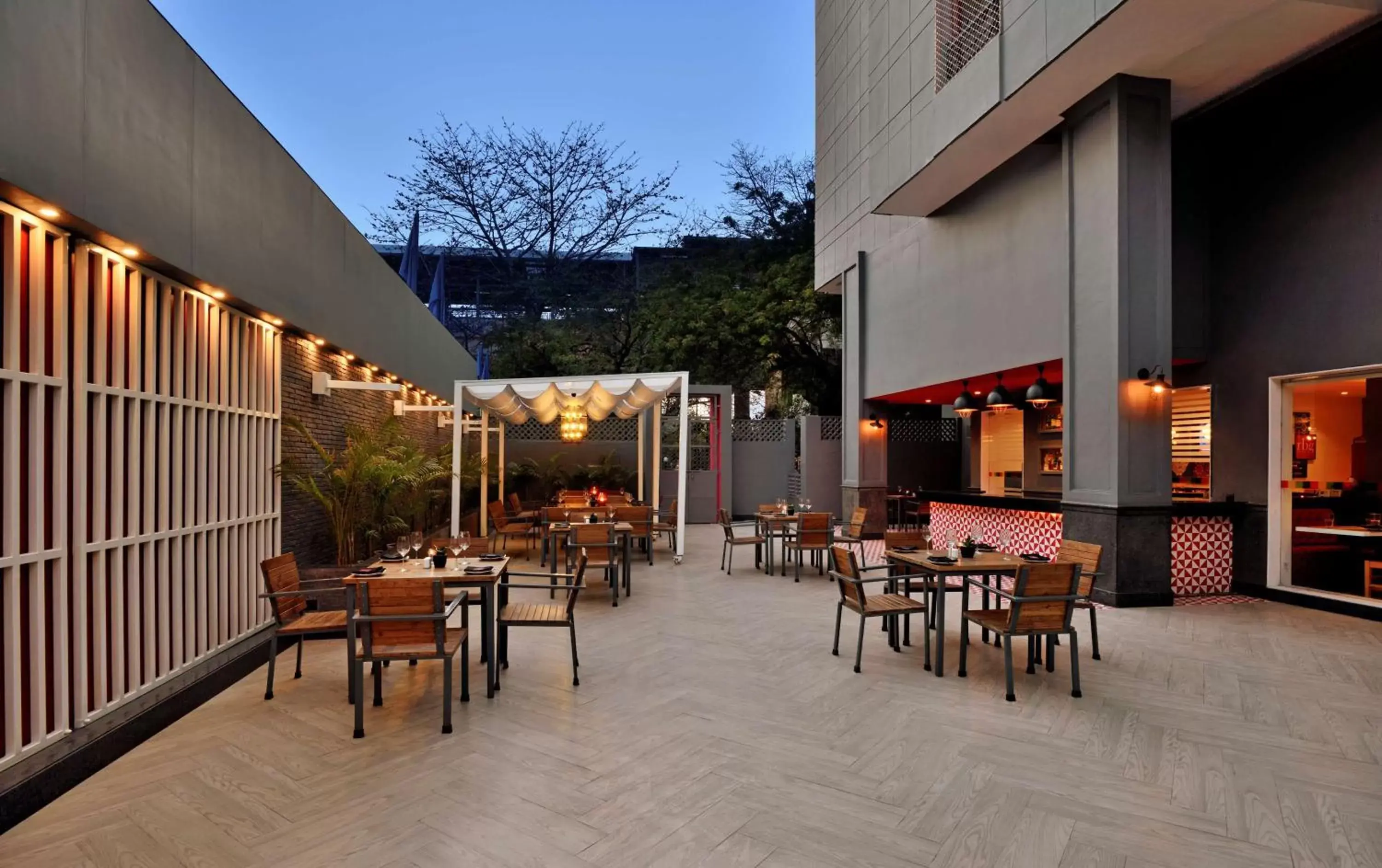 Lounge or bar, Restaurant/Places to Eat in Park Inn by Radisson,South Delhi