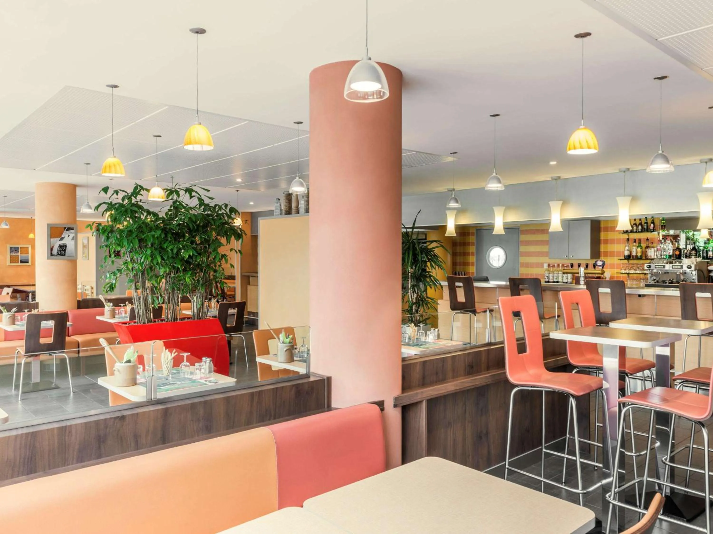 Restaurant/places to eat in ibis Marne La Vallée Val d'Europe