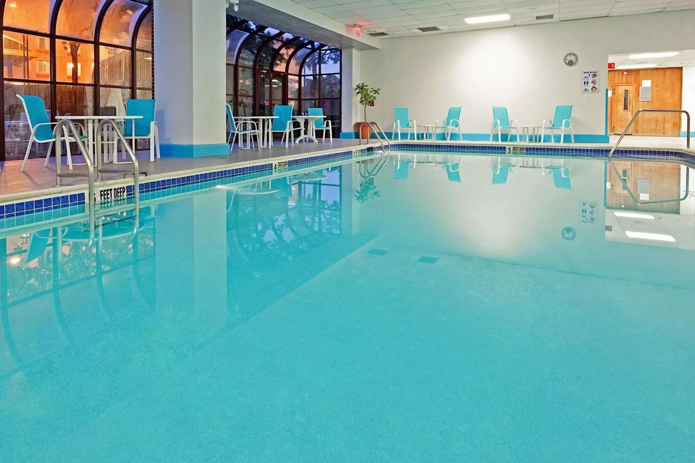 Pool view, Swimming Pool in Hampton Inn New York - LaGuardia Airport