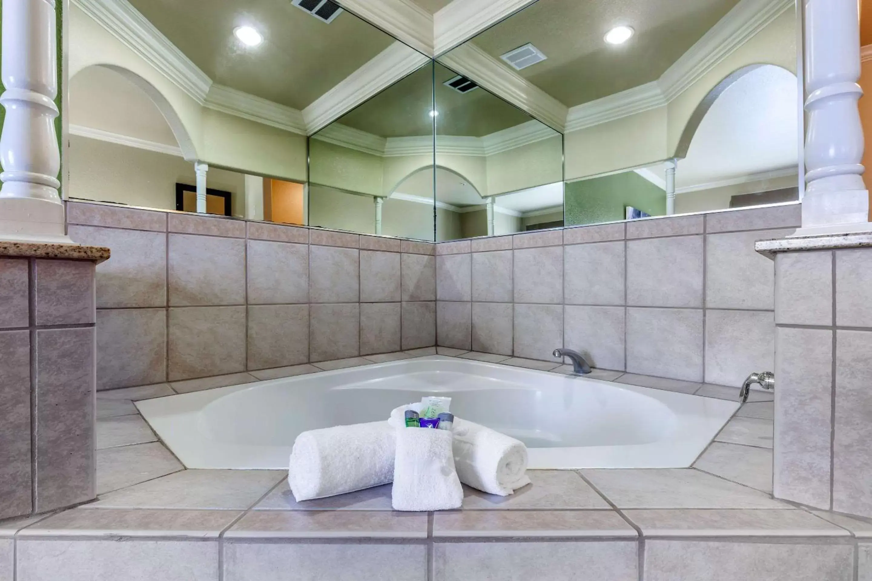 Photo of the whole room, Bathroom in Sleep Inn & Suites Hewitt - South Waco