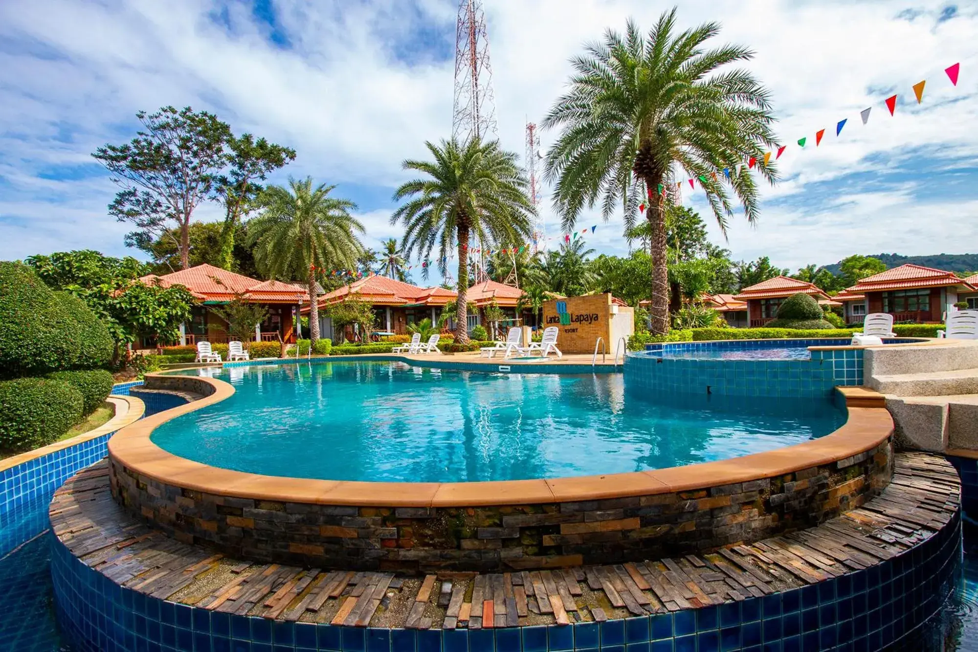 Swimming Pool in Lanta Lapaya Resort