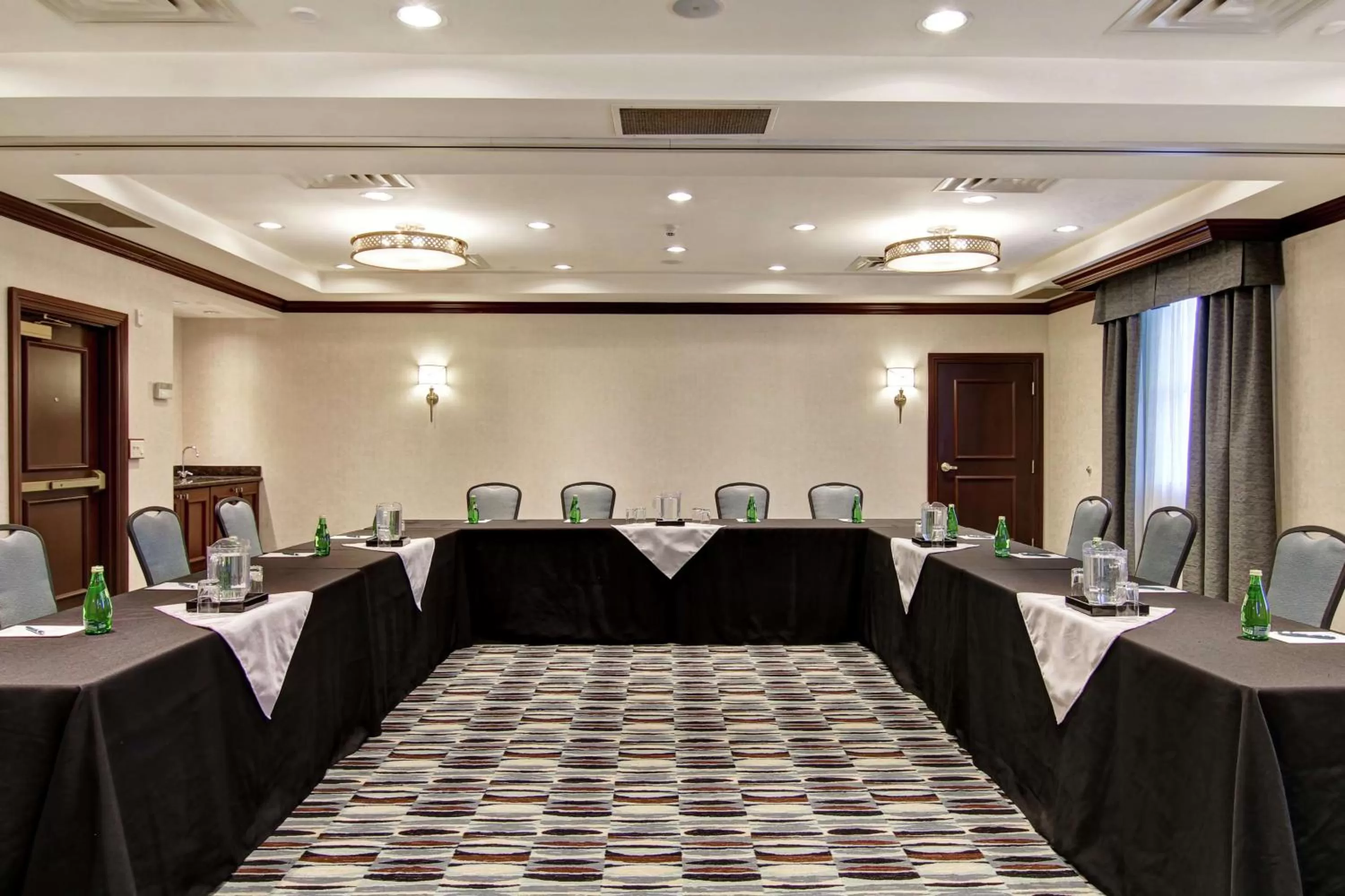Meeting/conference room in Homewood Suites by Hilton Toronto Oakville