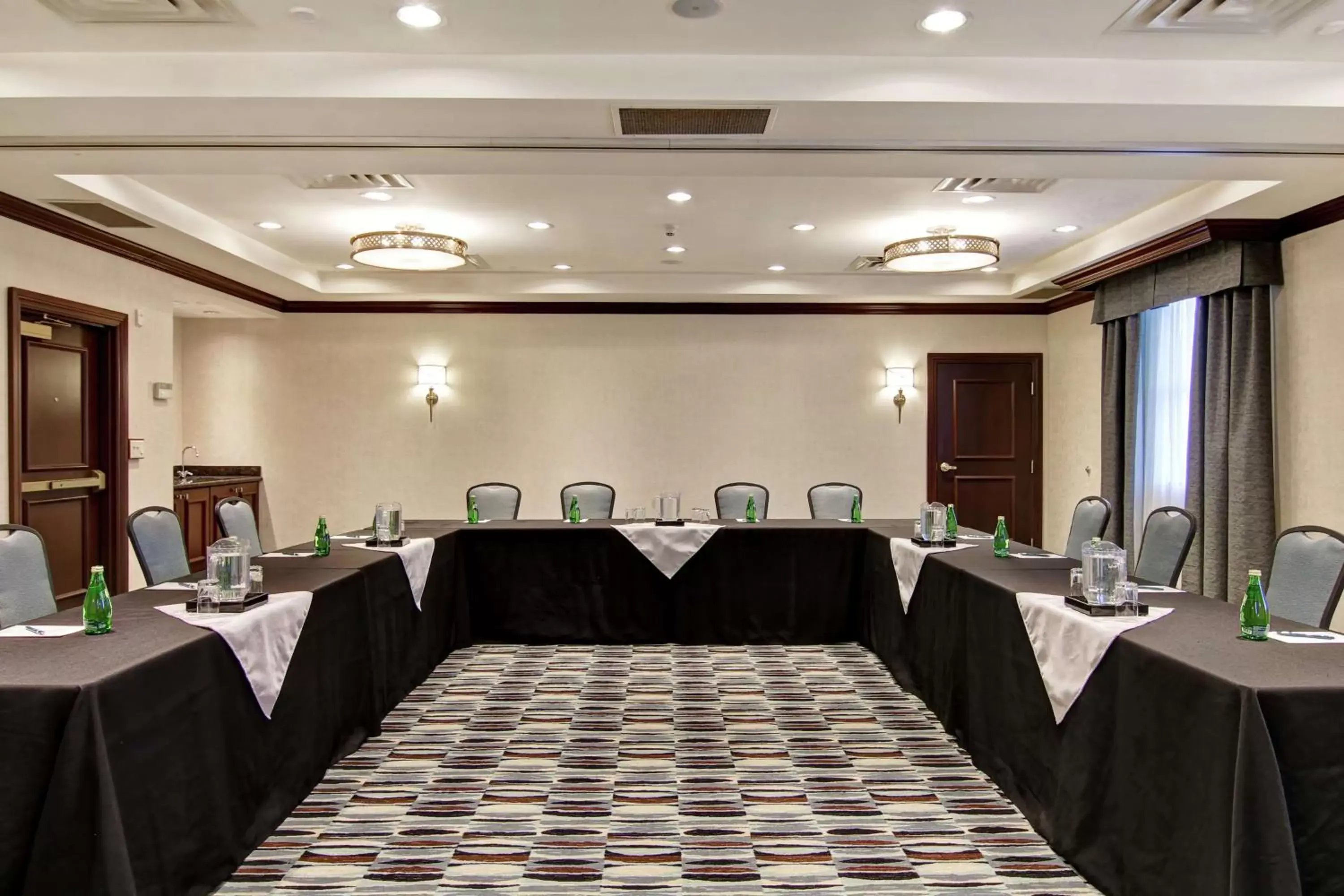 Meeting/conference room in Homewood Suites by Hilton Toronto-Oakville