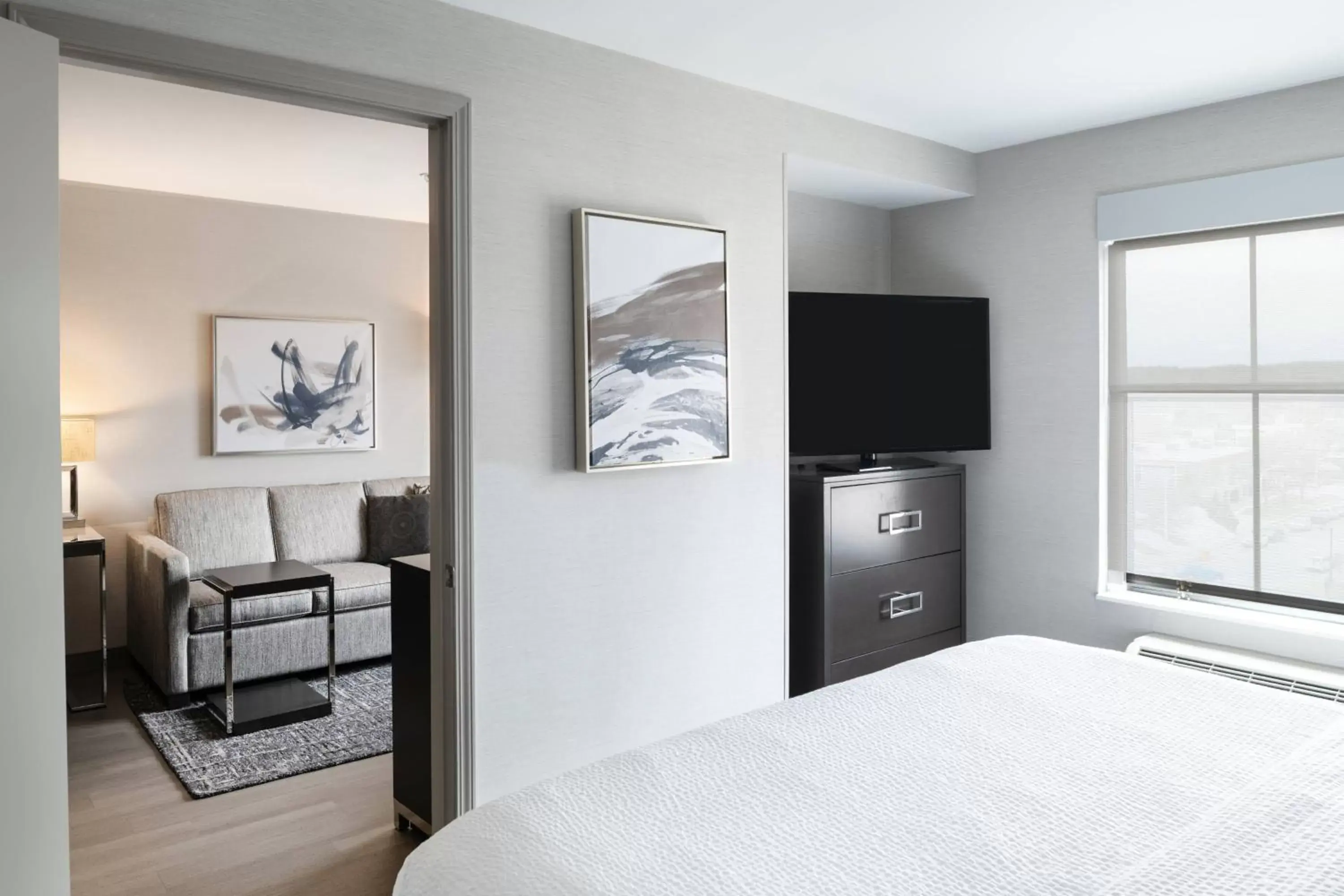 Bedroom, TV/Entertainment Center in Residence Inn by Marriott Portsmouth Downtown