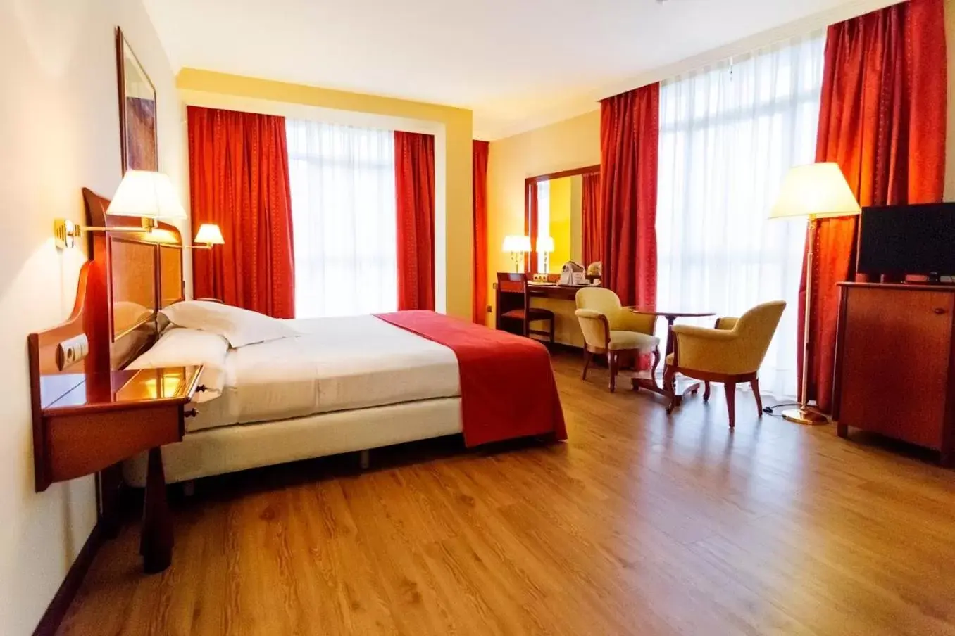 Photo of the whole room in Gran Hotel de Ferrol