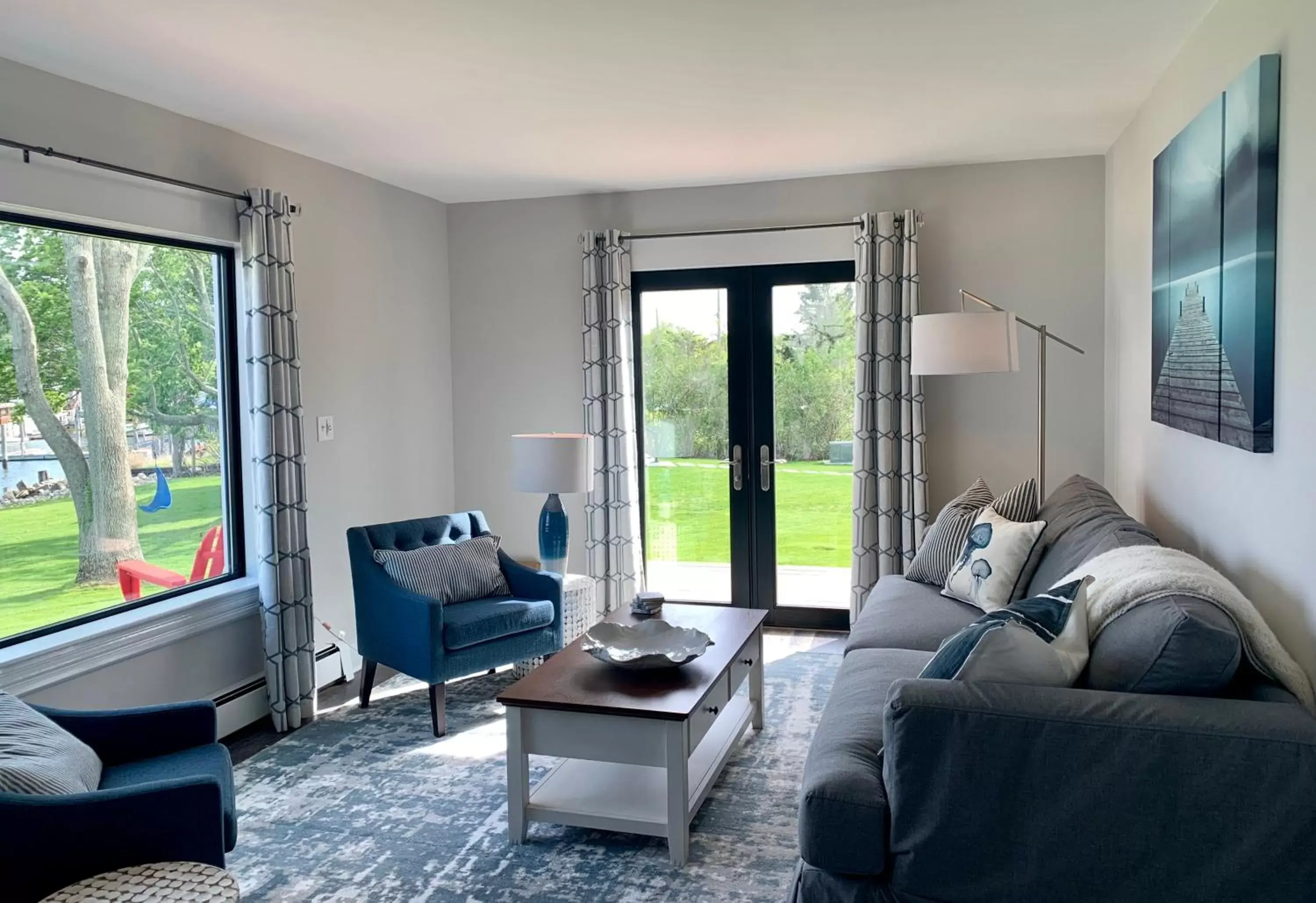 Living room, Seating Area in Harbor View Landing