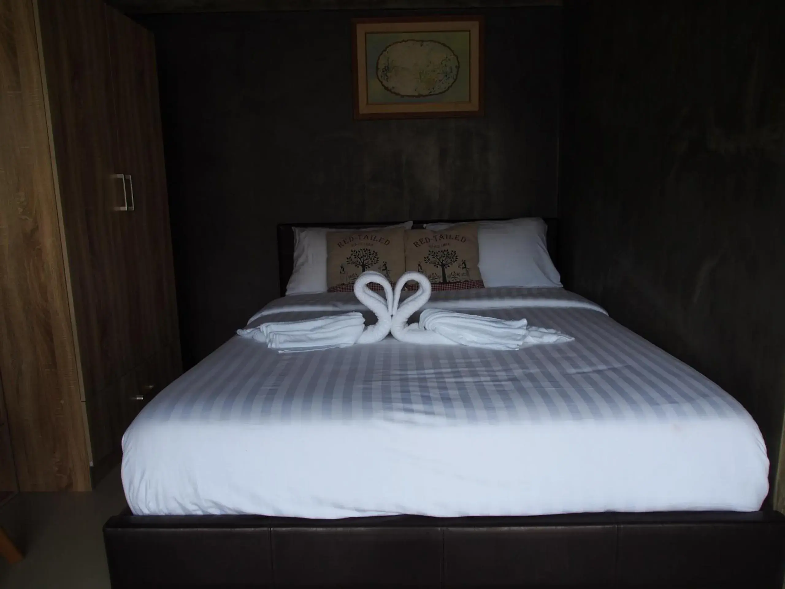 Bed, Room Photo in Loft 21 Apartment Romklao