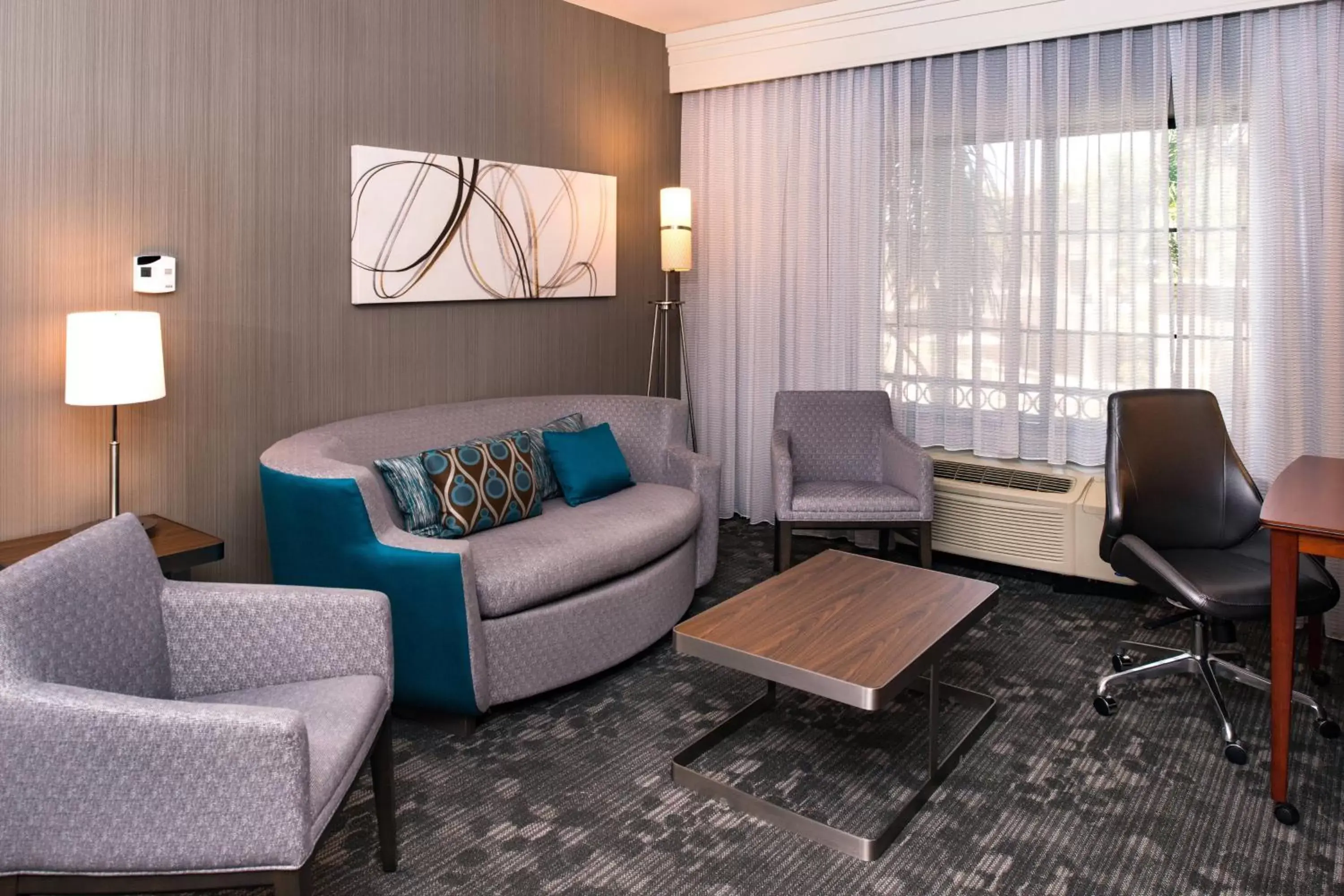 Living room, Seating Area in Courtyard by Marriott San Luis Obispo