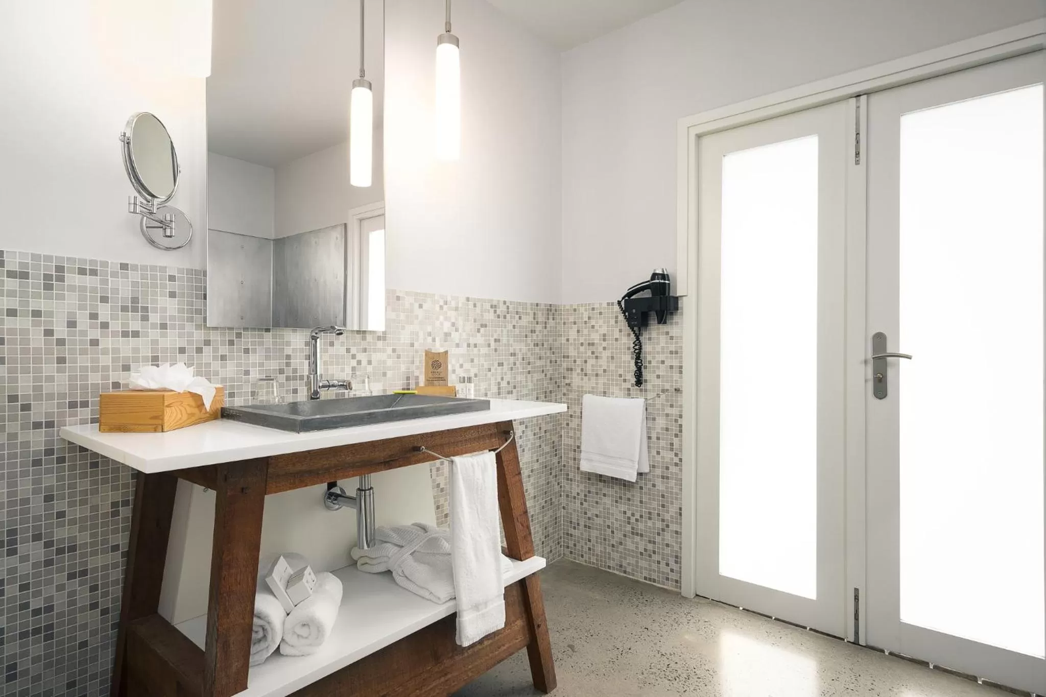 Shower in French Coco