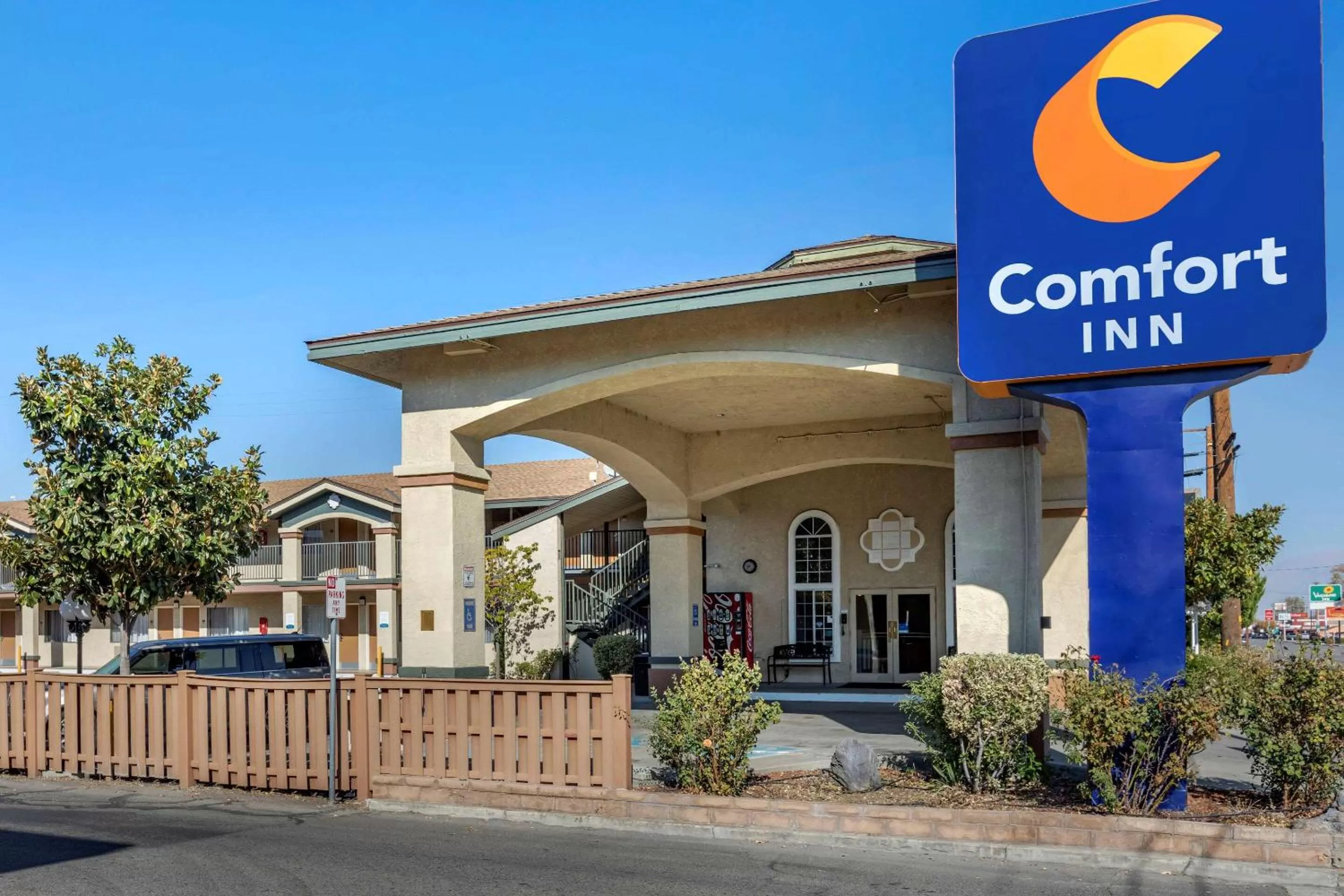 Property building in Comfort Inn Bishop