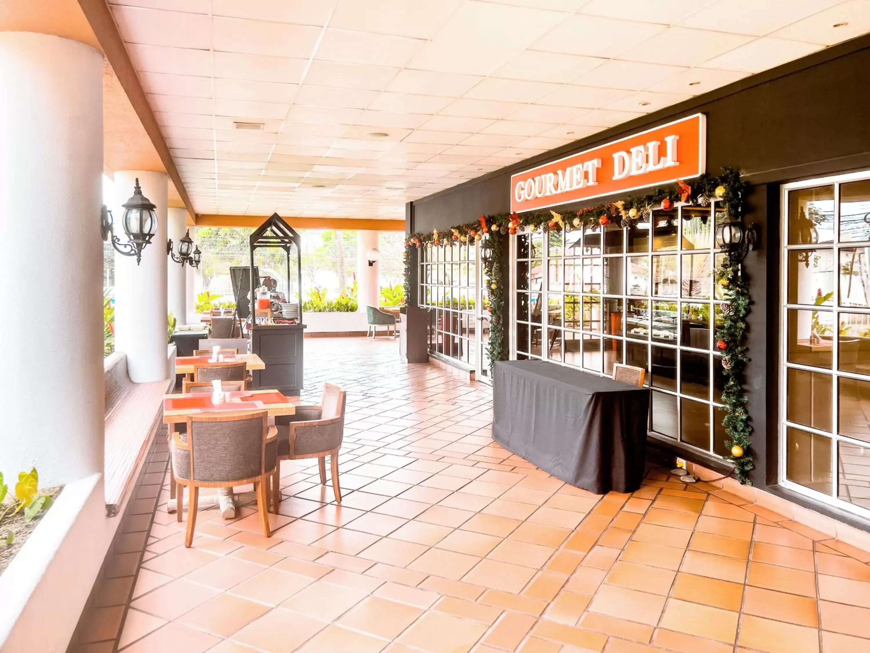 Restaurant/places to eat in Oro Verde Machala