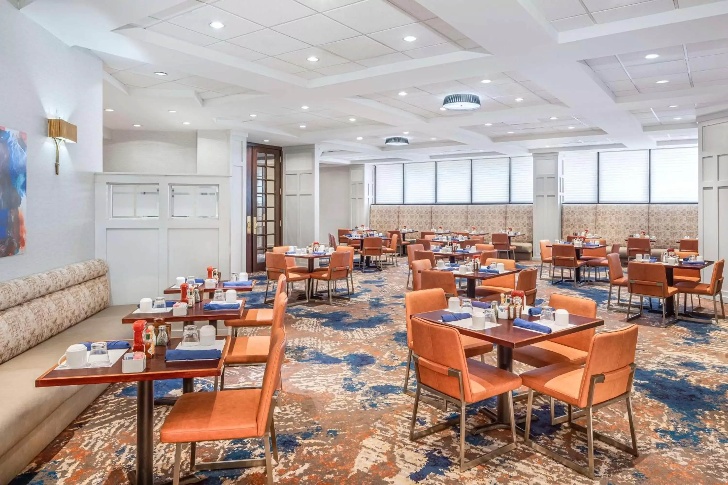 Breakfast, Restaurant/Places to Eat in Hilton Arlington