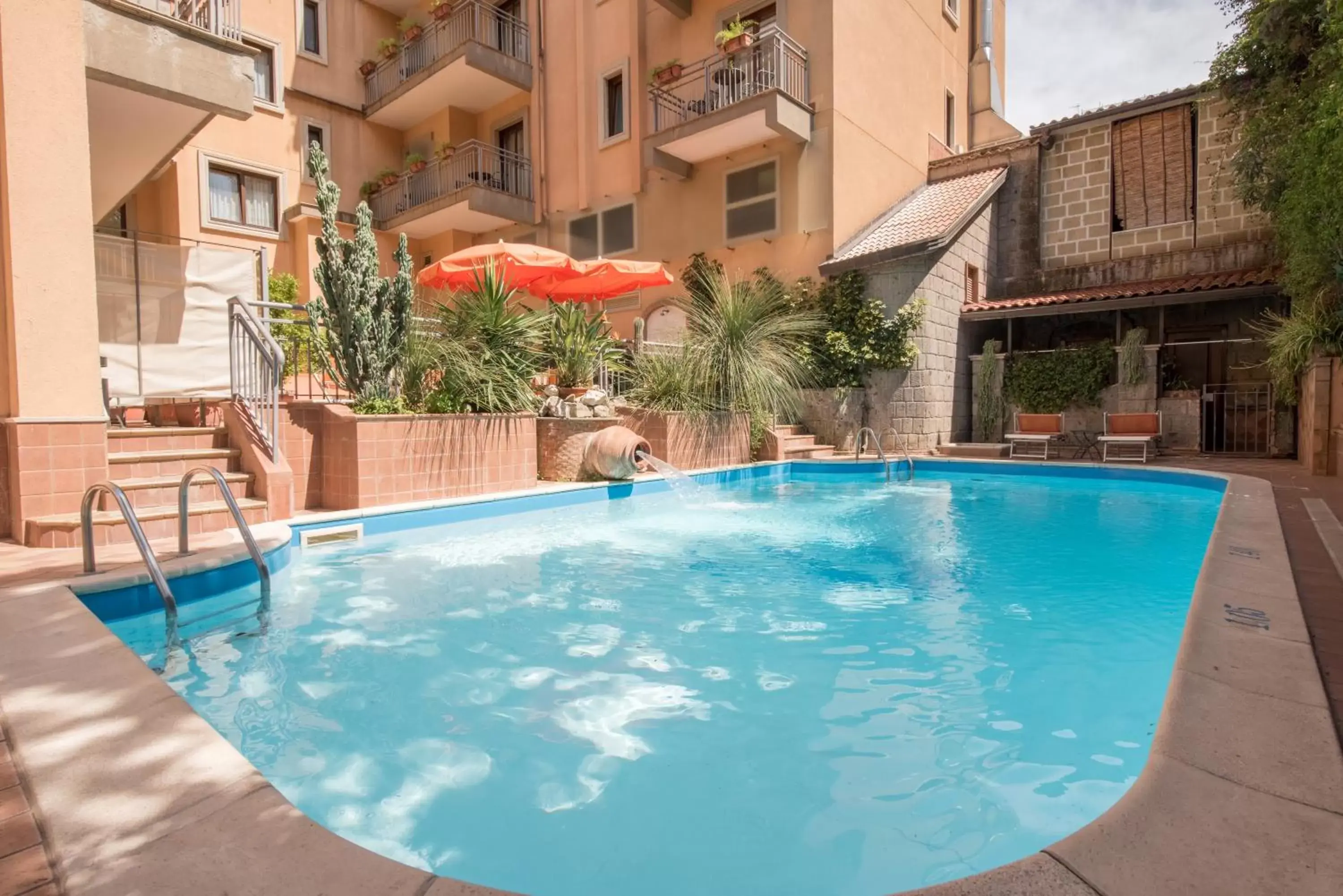 Property building, Swimming Pool in Hotel Michelangelo