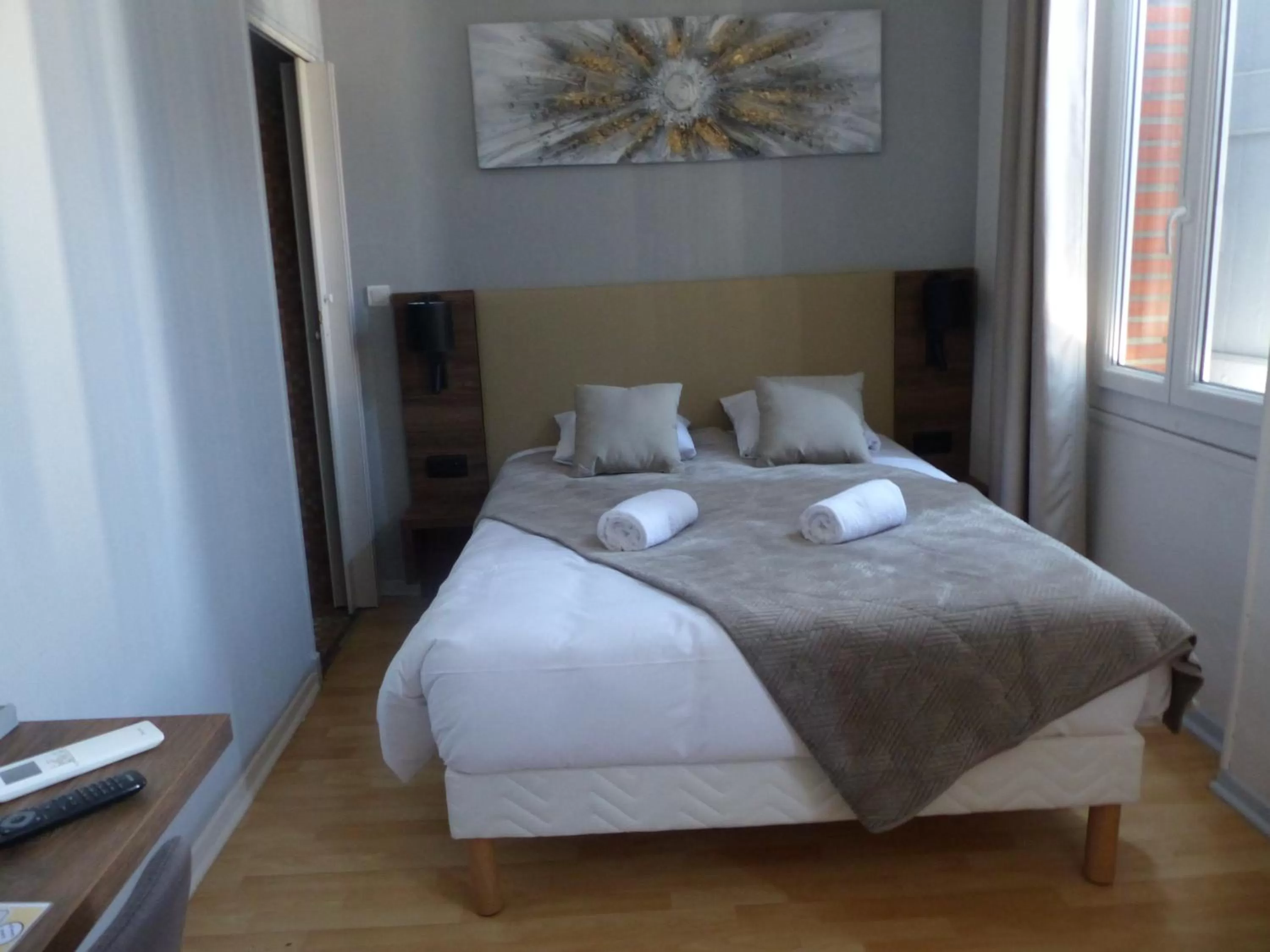 Photo of the whole room, Bed in Hotel Le Rochegude