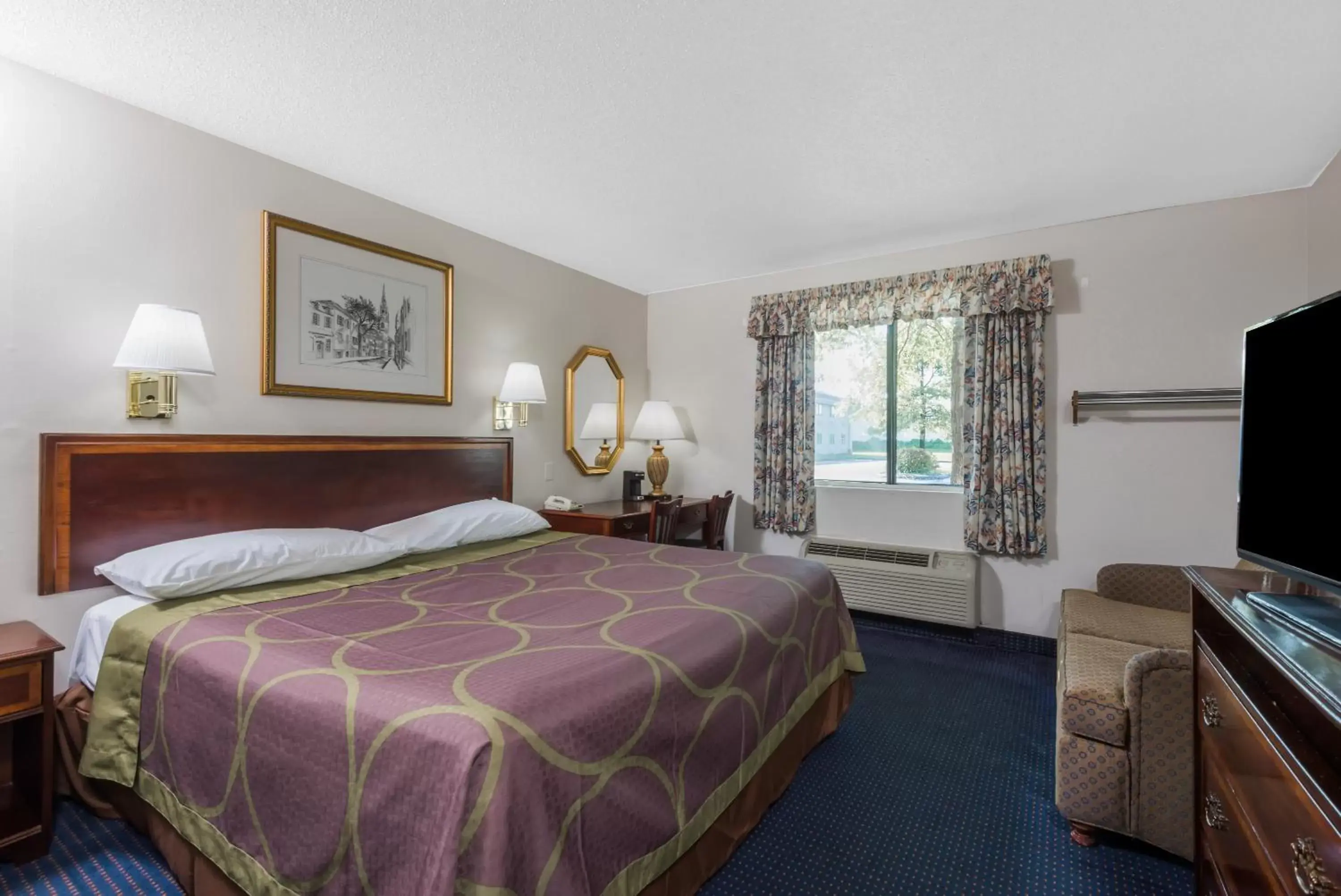Bedroom, Room Photo in Super 8 by Wyndham Hartford